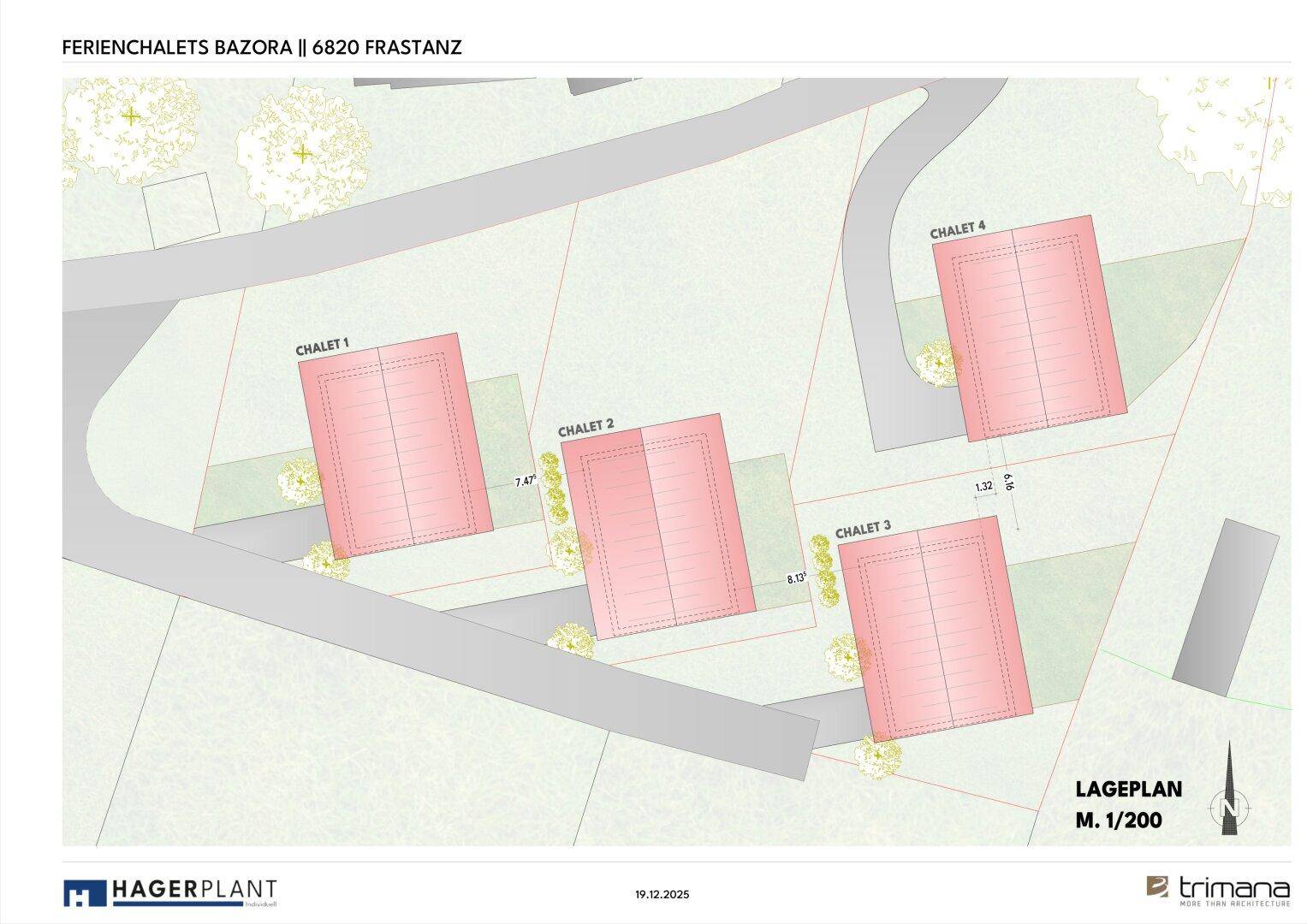 Lageplan der vier Chalets mit Grundstücksgrenzen und Zufahrtswegen.