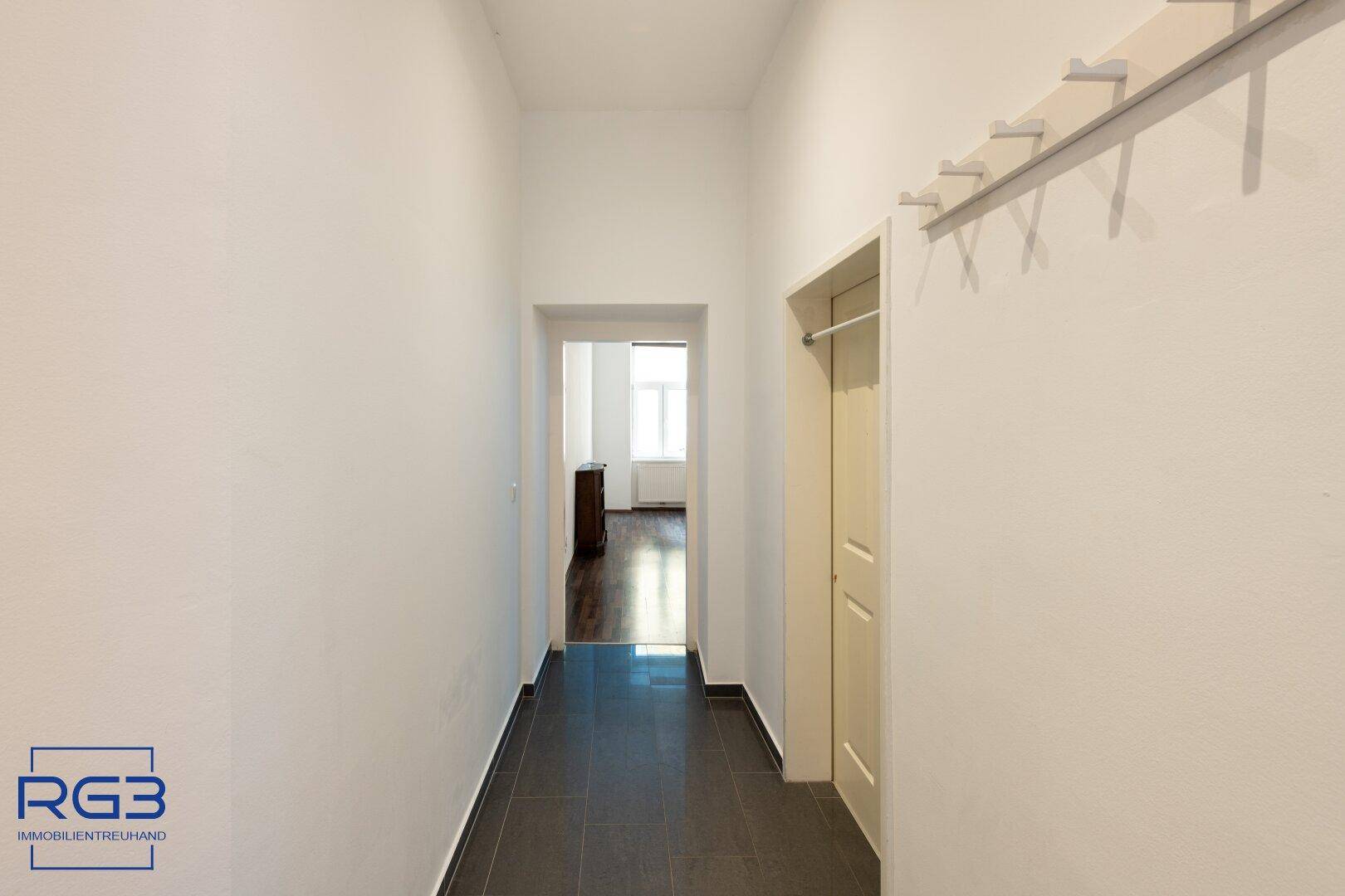 Vorraum – Richtung Zimmer