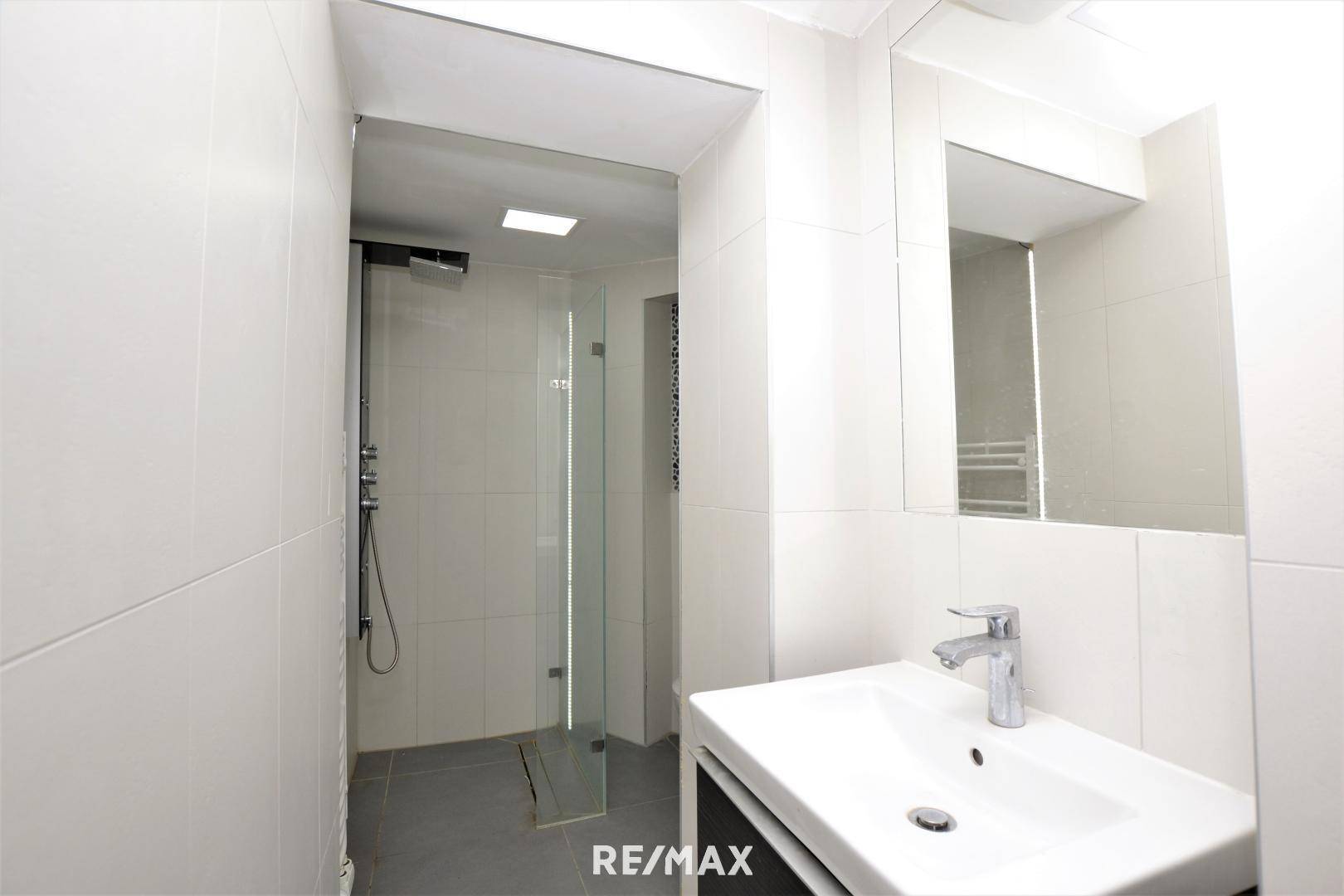 Badezimmer 1