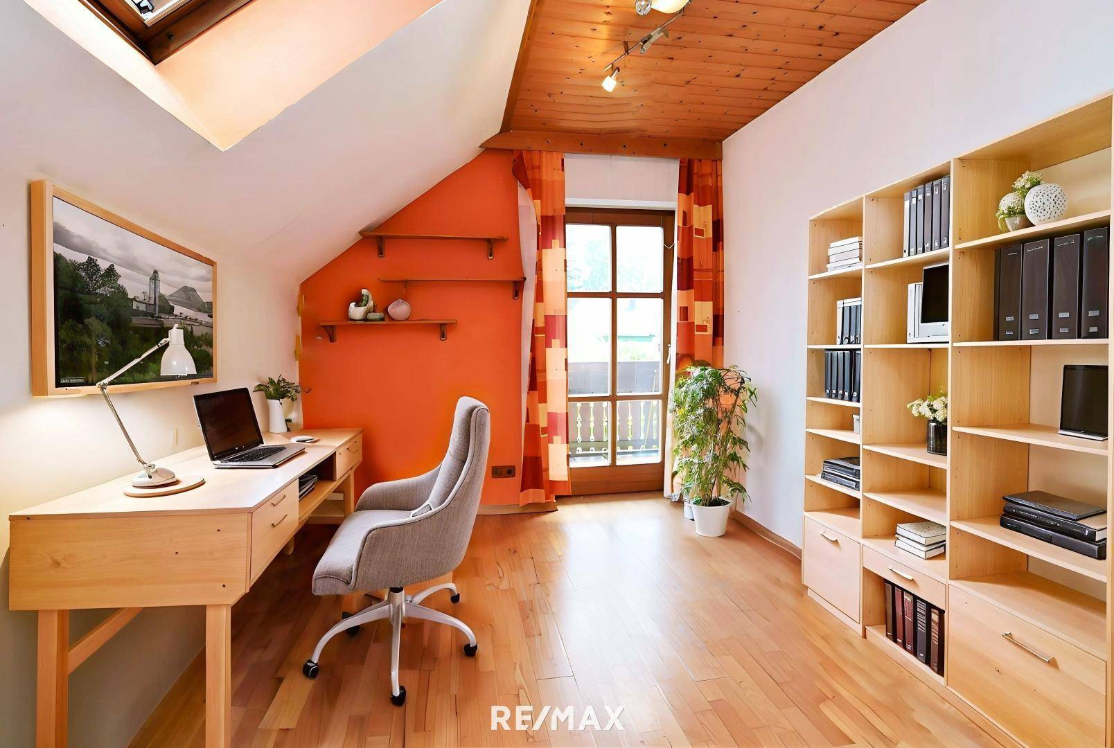 Arbeitszimmer (virtuell eingerichtet)