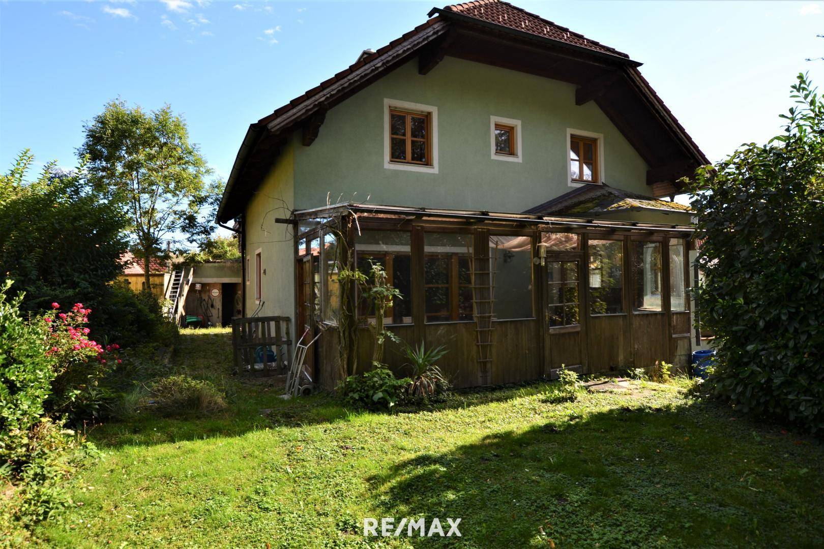 Haus gartenseitig