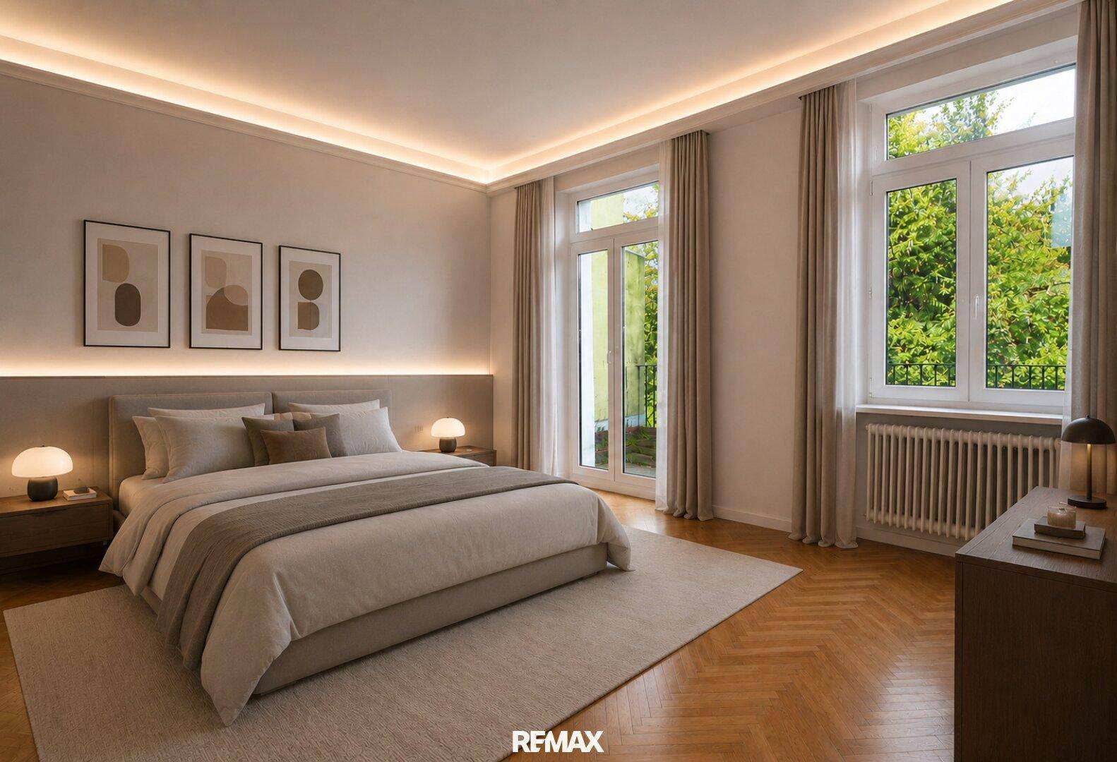 Elegantes Schlafzimmer mit Doppelbett, Parkettboden und Zugang zu einem Balkon.
