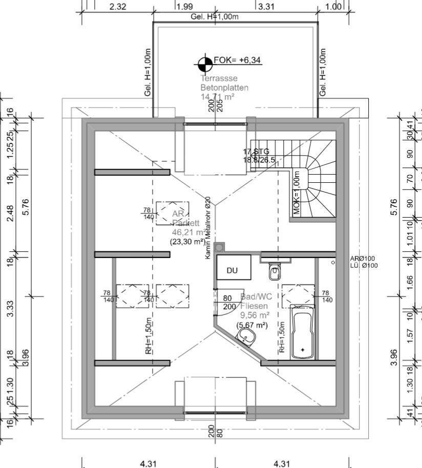 Grundriss des Dachgeschosses mit Zimmern, Bad und großer Dachterrasse, inklusive Dachschrägen.
