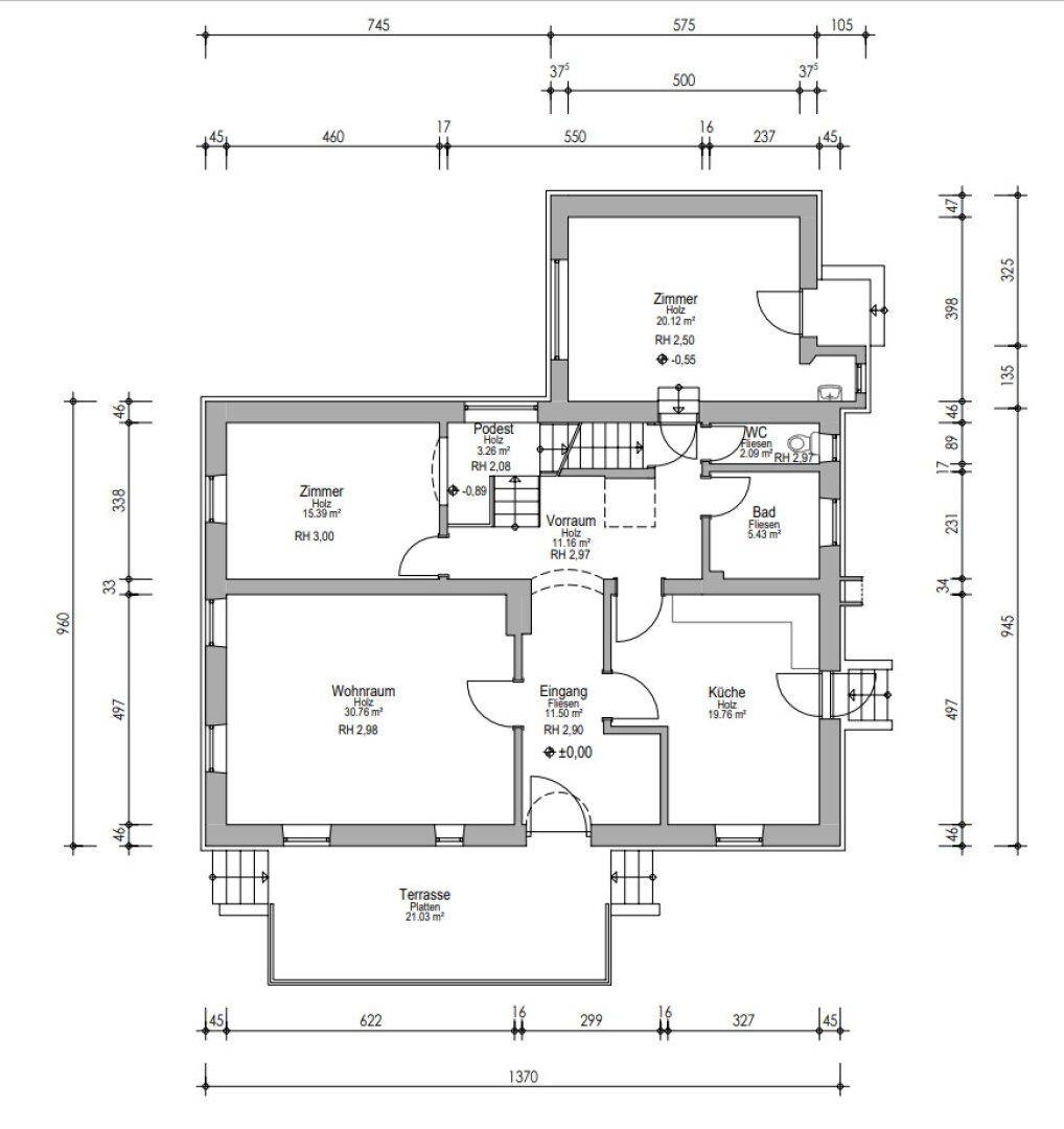 Grundriss des Erdgeschosses mit Wohnraum, Küche, Zimmer, Bad, WC und Terrasse.