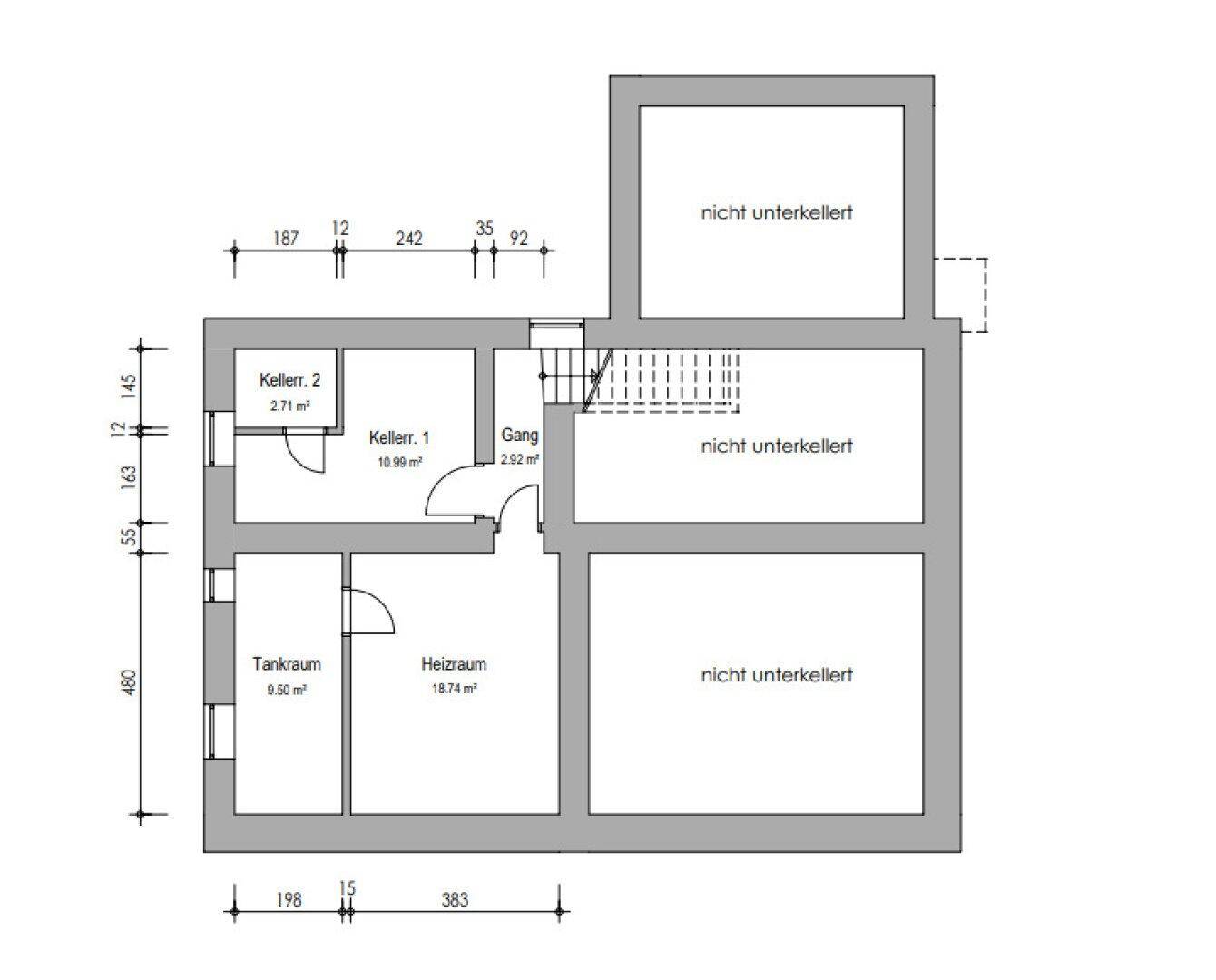 Grundriss des Kellergeschosses mit Abstellräumen, Heizraum und Tankraum.