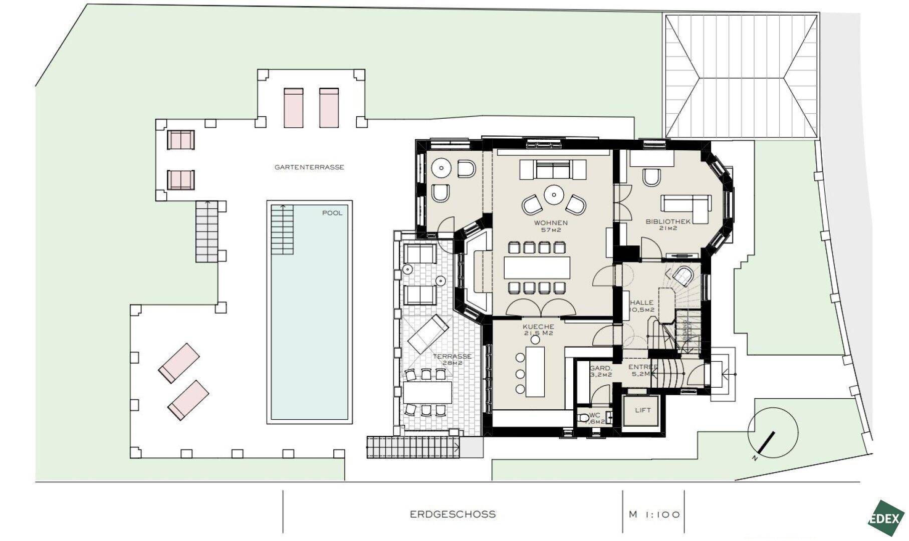 Grundriss des Erdgeschosses mit Wohnbereich, Küche, Bibliothek und Zugang zum Pool.