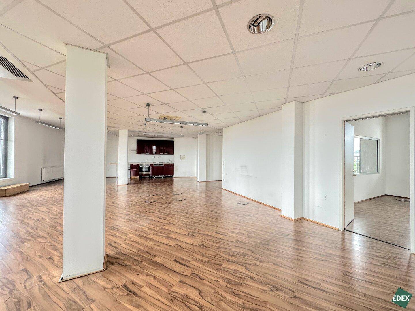 Modernes Büro mit guter Anbindung und Terrasse - Ansicht 2