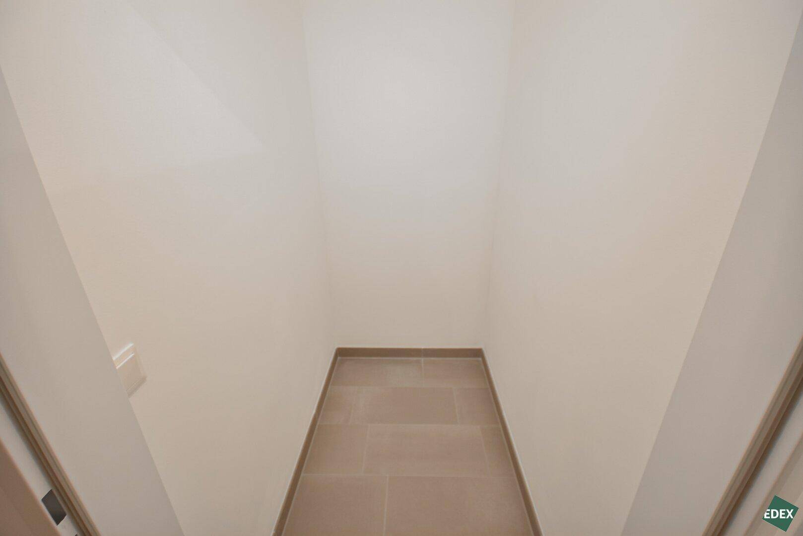 Moderne und helle 2-Zimmer Wohnung mit Loggia nahe Donau - Widok 5