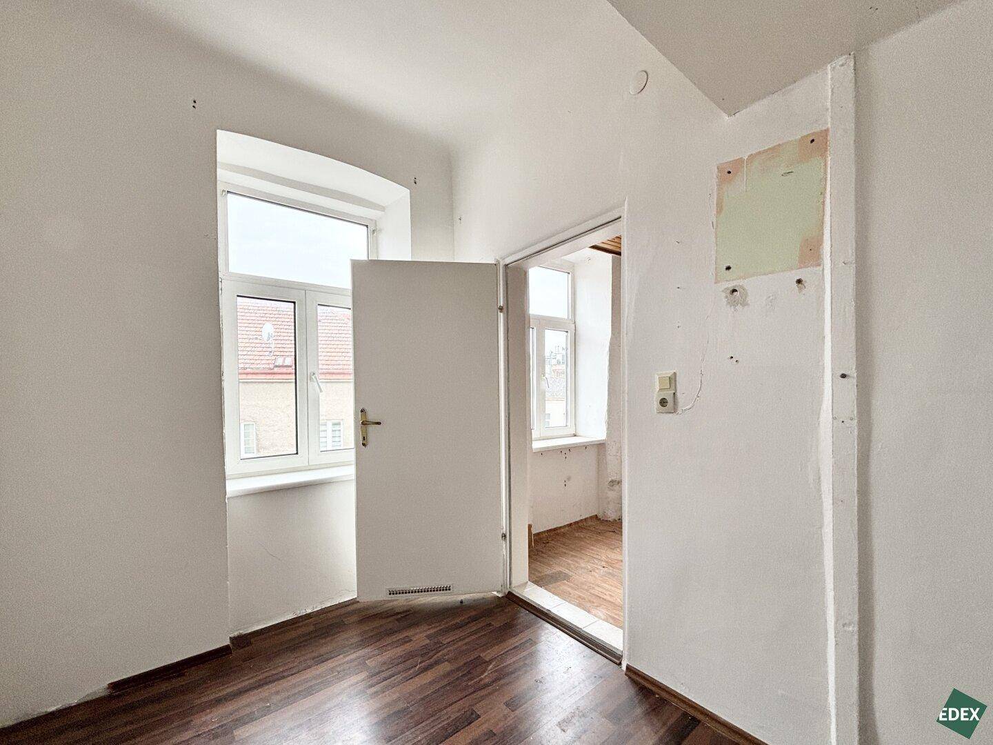 Sanierungsbedürftige 2-Zimmer-Altbauwohnung in guter Lage in Meidling - Ansicht 3