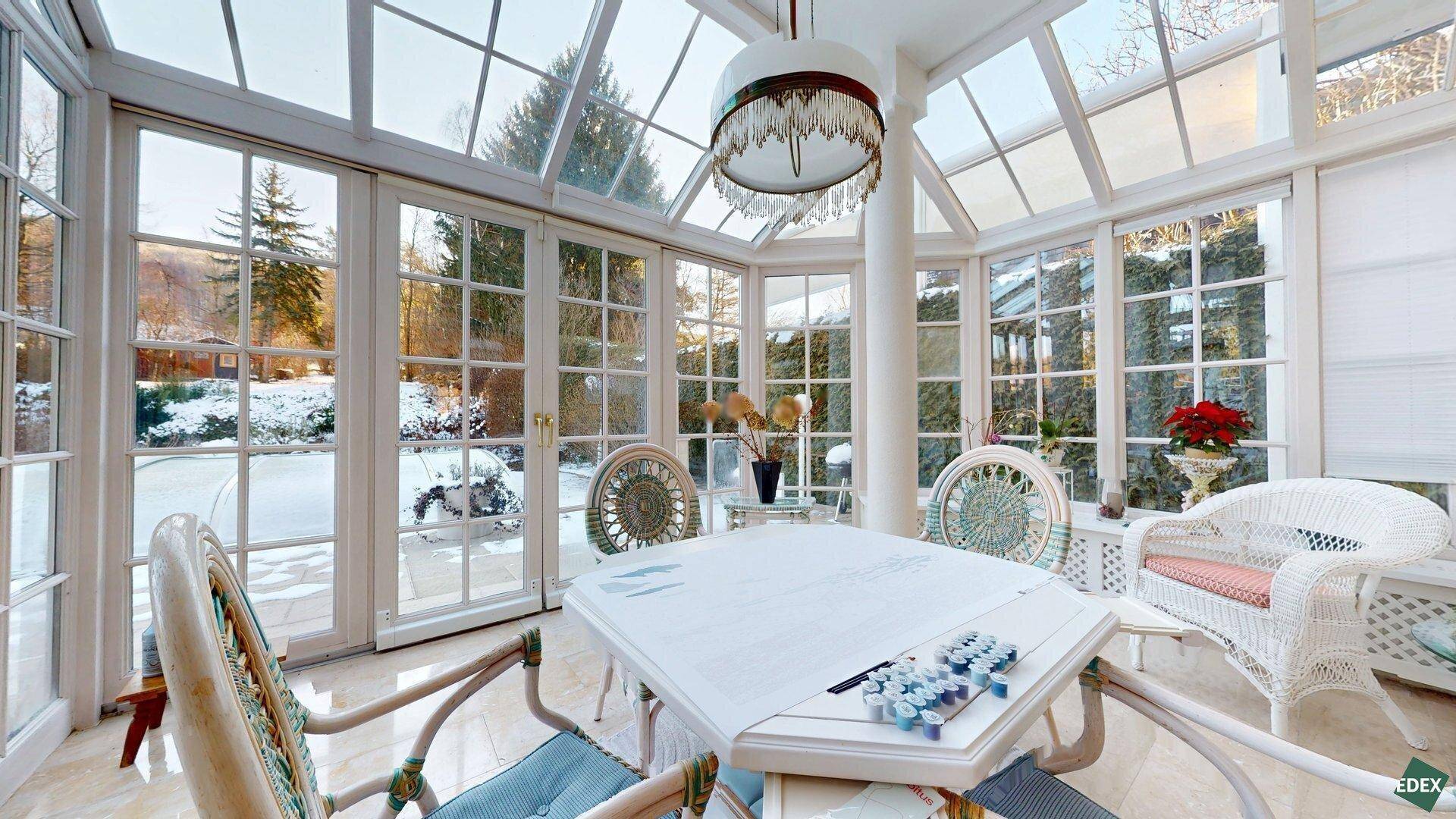 Elegante Villa in idyllischer Wienerwaldlage mit Pool und großem Garten – pohled 4