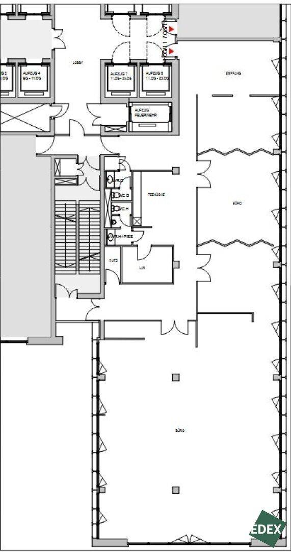 Detaillierter Grundriss einer Büroetage mit mehreren Büroräumen, Lobby und Aufzügen.