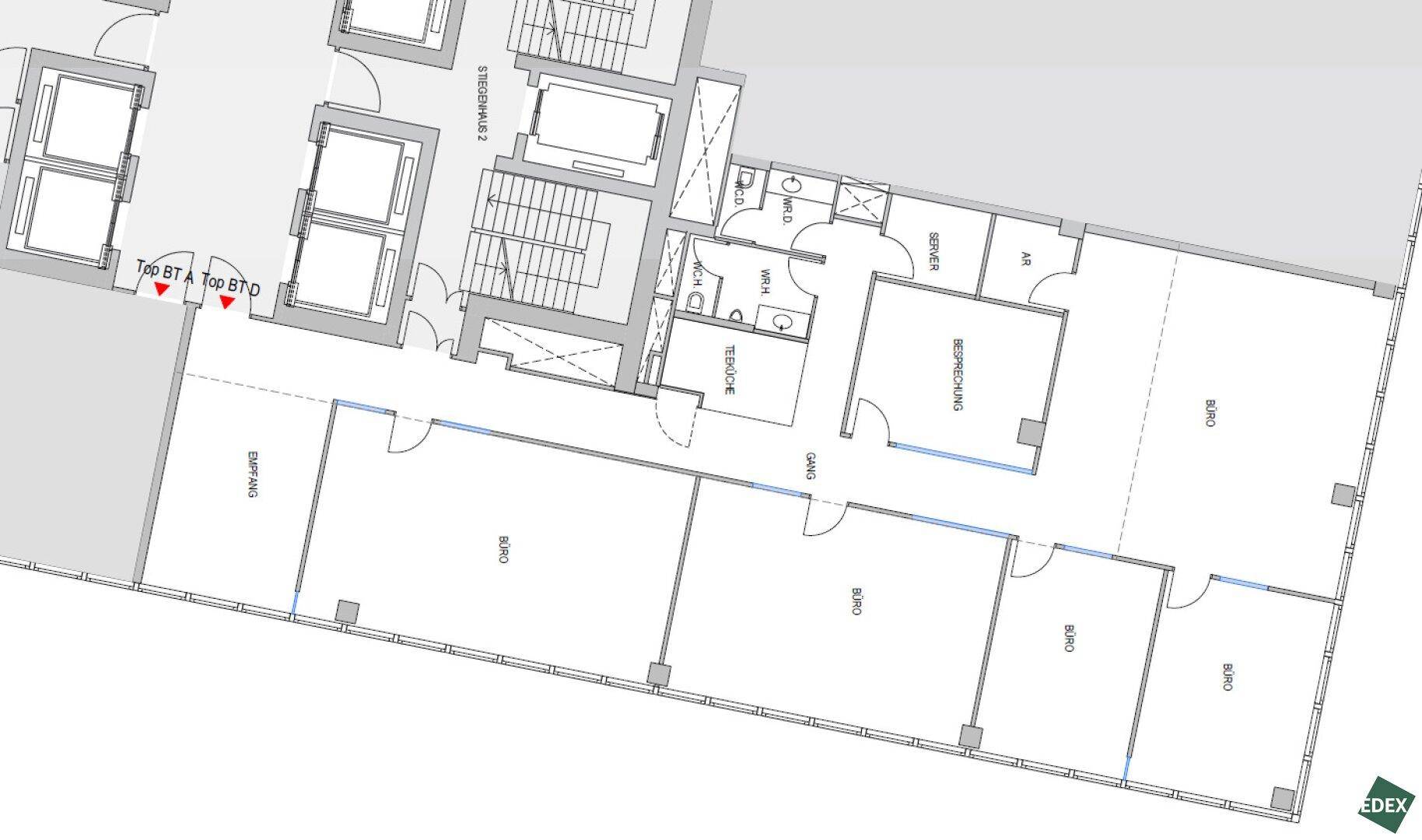Detaillierter Grundriss einer Büroetage mit mehreren Büros, Besprechungsräumen und Empfangsbereich.