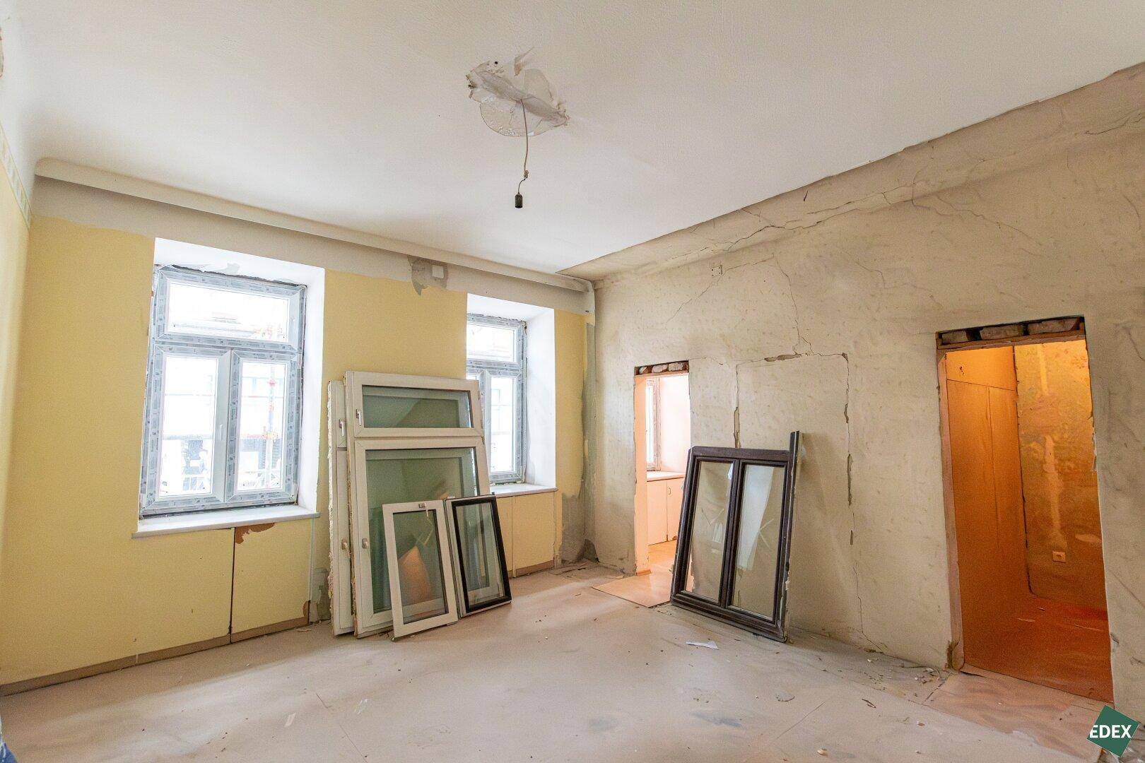 Unmittelbar an der U3 | Sanierungsbedürftige 4-Zimmer Wohnung - Ansicht 2