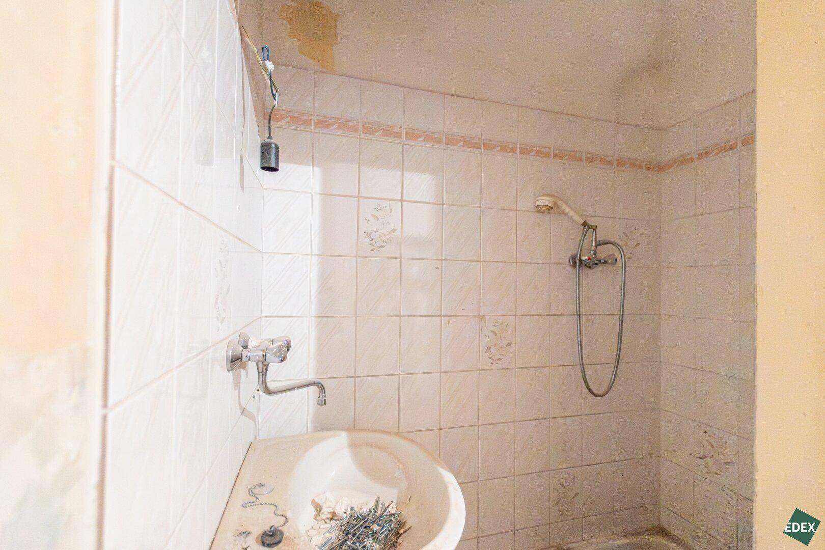 Unmittelbar an der U3 | Sanierungsbedürftige 4-Zimmer Wohnung - Ansicht 6