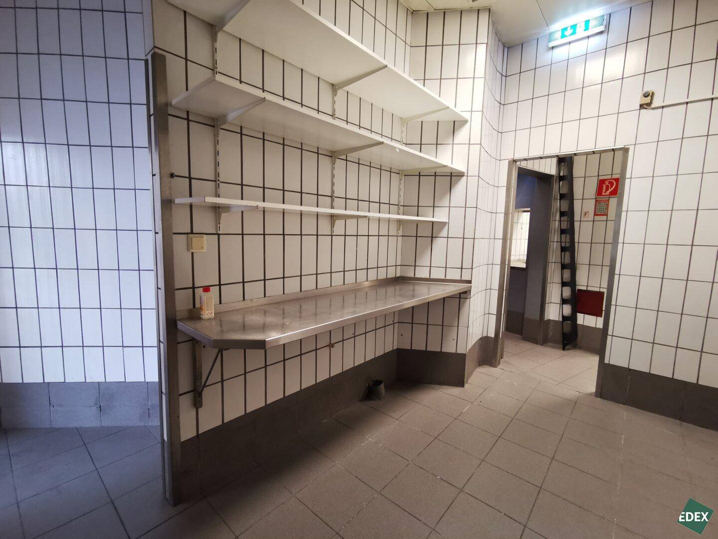 Geschäftslokal in Frequenzlage mit großer Auslage - Mehr