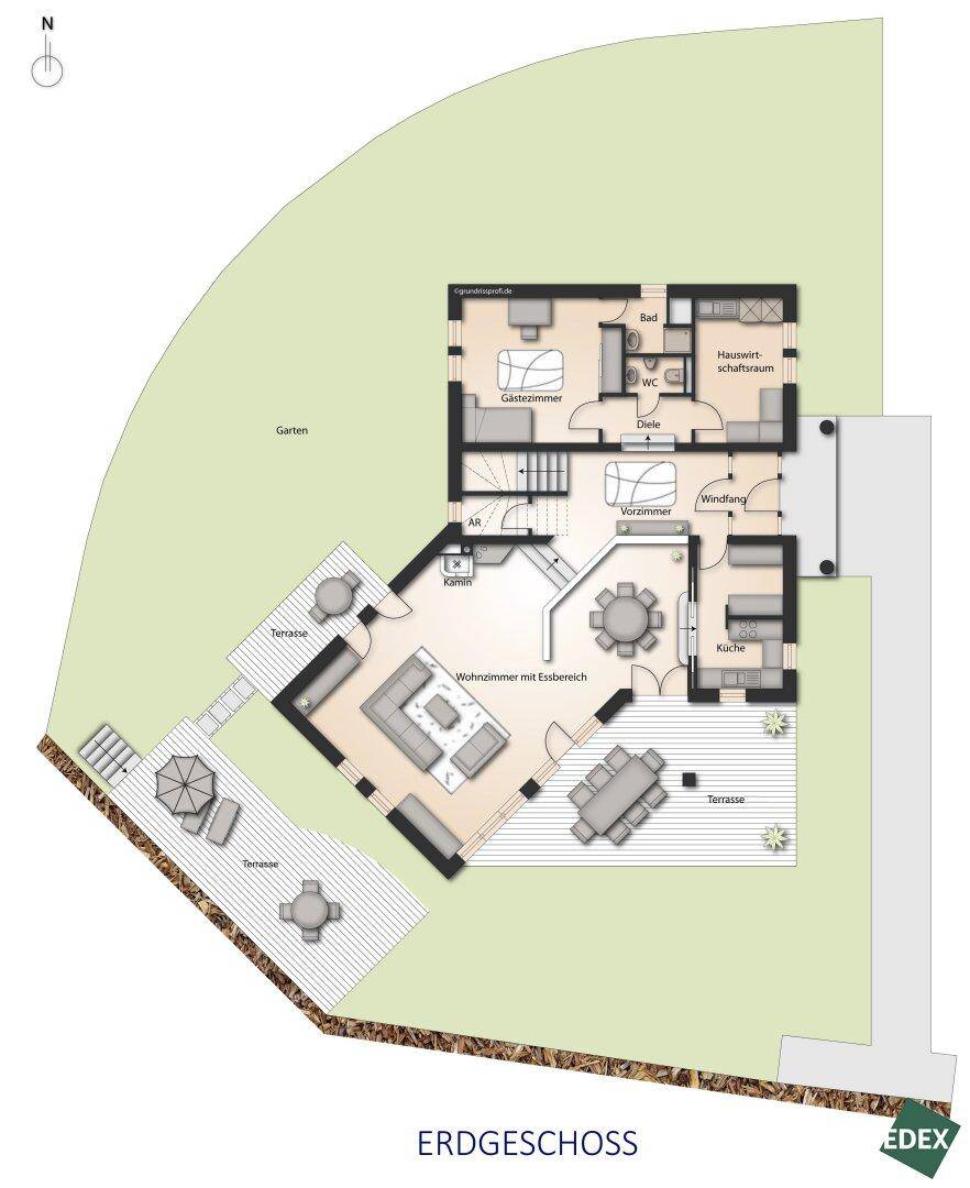 Grundriss des Erdgeschosses mit Wohnzimmer, Küche, Gästezimmer und Terrassen.