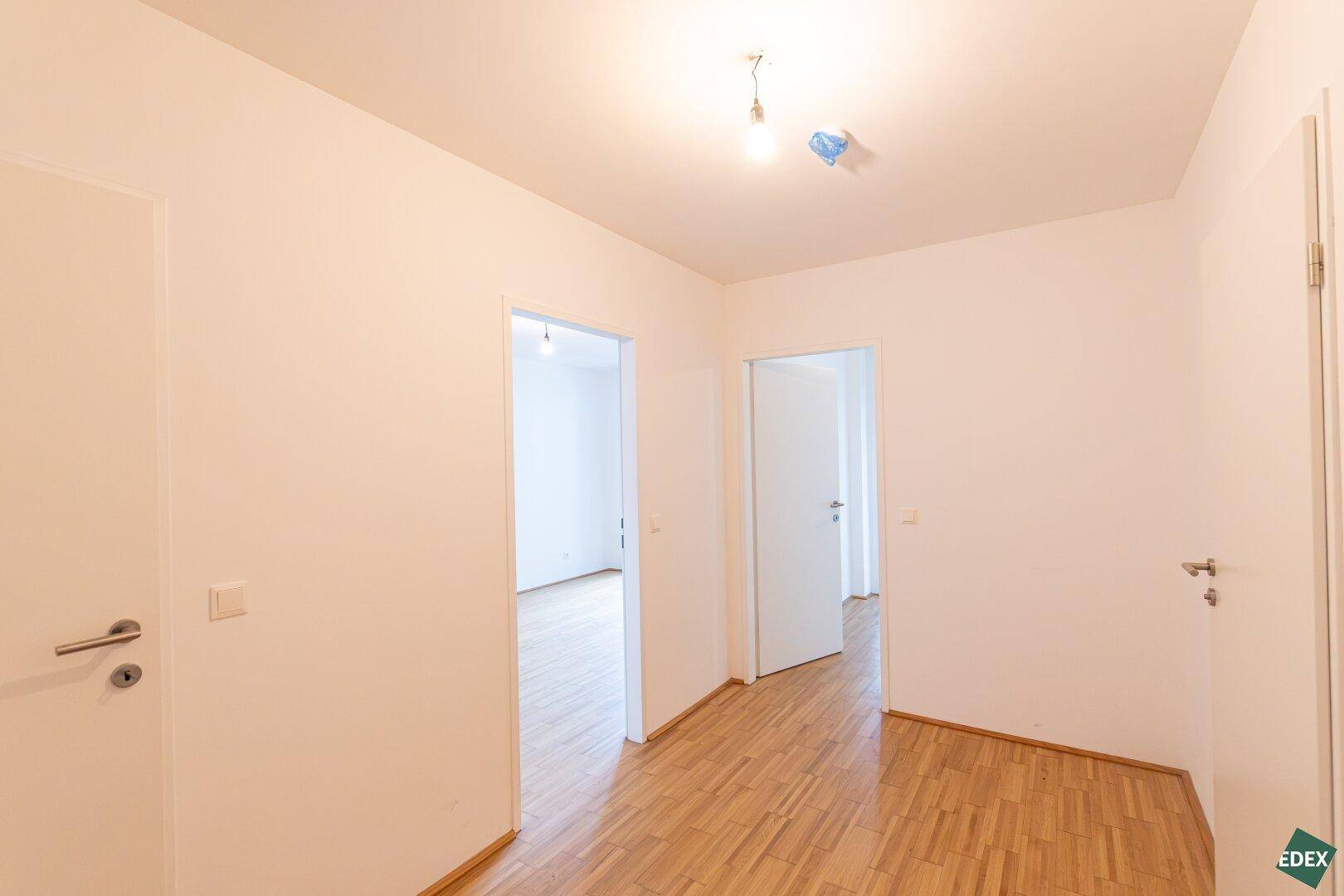 Traumhafter und sehr geräumiger 2-Zimmer-Neubau mit großem Balkon – pohled 4