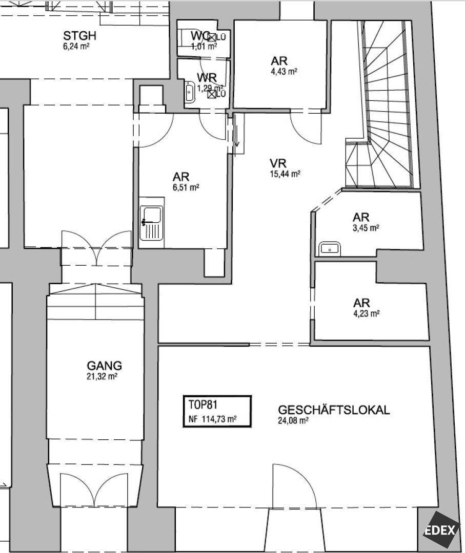 Grundrissplan eines Geschäftslokals mit mehreren Nebenräumen und einem Treppenhaus.