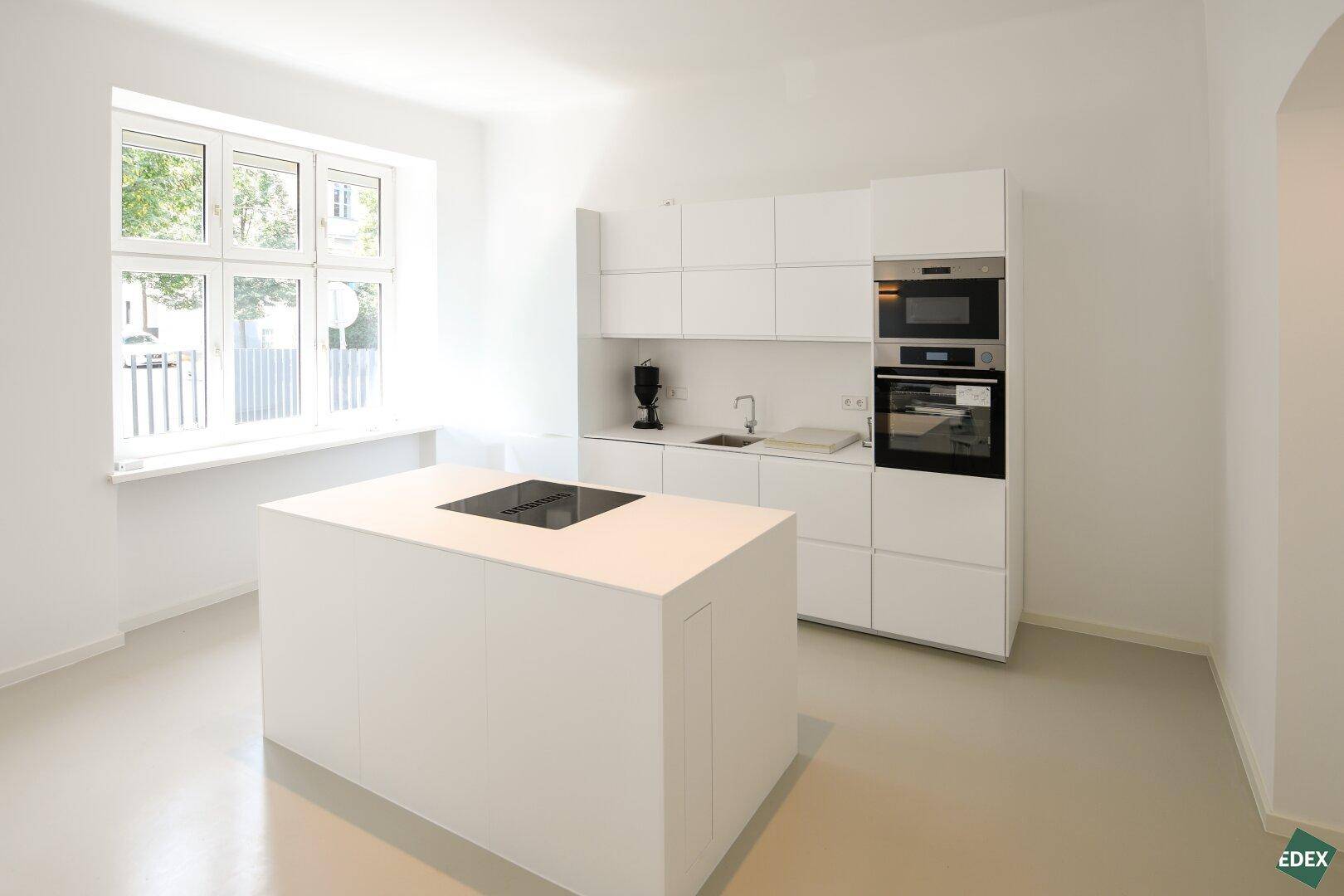 Erstbezug nach Sanierung: Vollmöblierte 2-Zimmmer-Designerwohnung mit Garten - Mehr