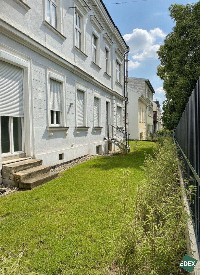 Erstbezug nach Sanierung: Vollmöblierte 2-Zimmmer-Designerwohnung mit Garten - Ansicht 2