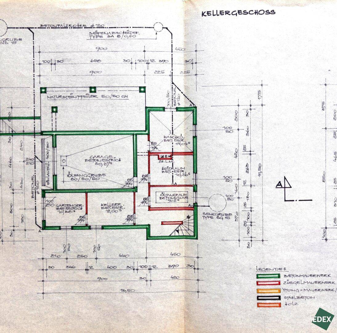 Detaillierter Grundriss des Kellergeschosses mit Garage, Waschküche und weiteren Kellerräumen.