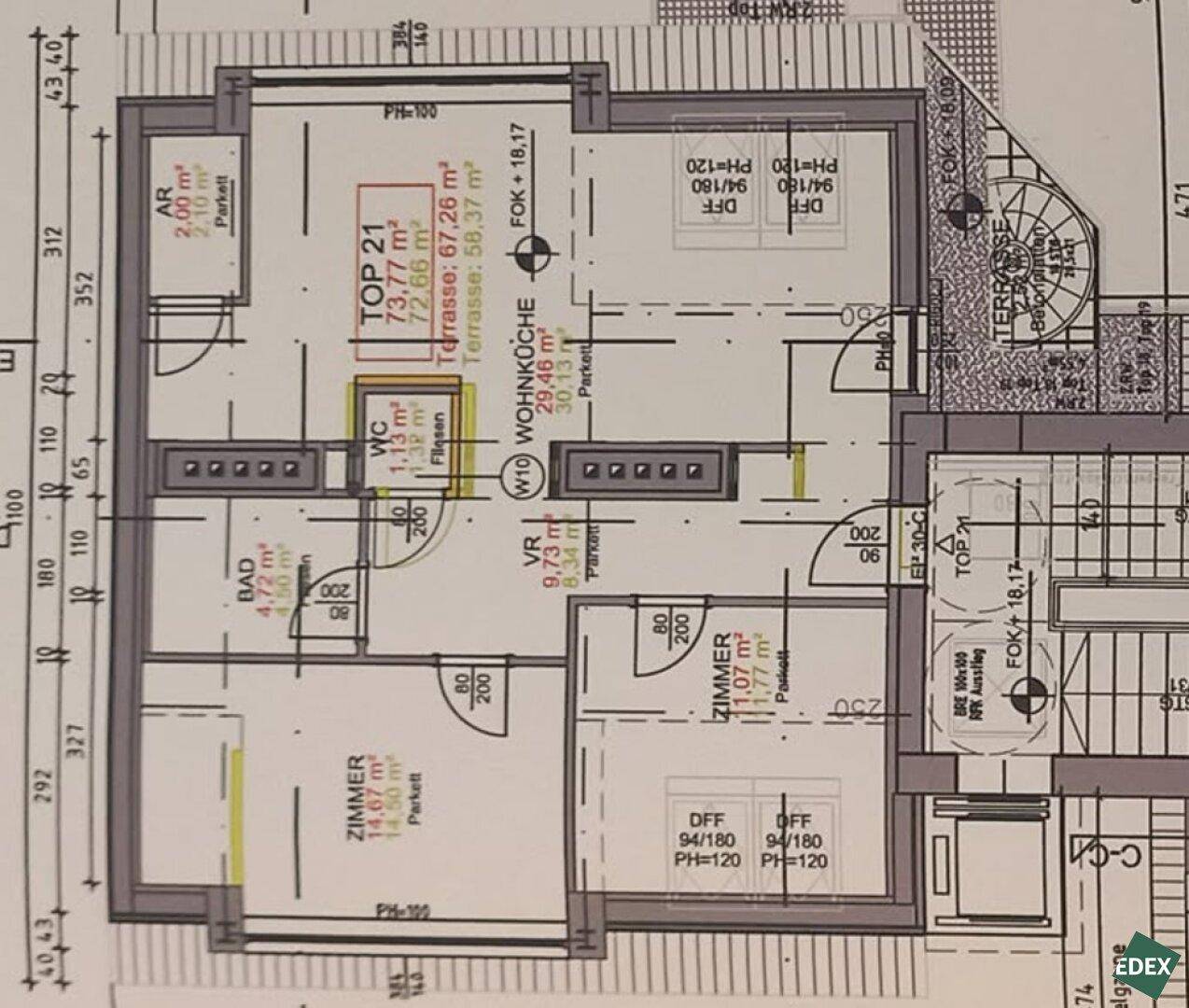 Grundriss von Top 21 mit Wohnküche, Schlafzimmern, Bad, WC und Terrasse.