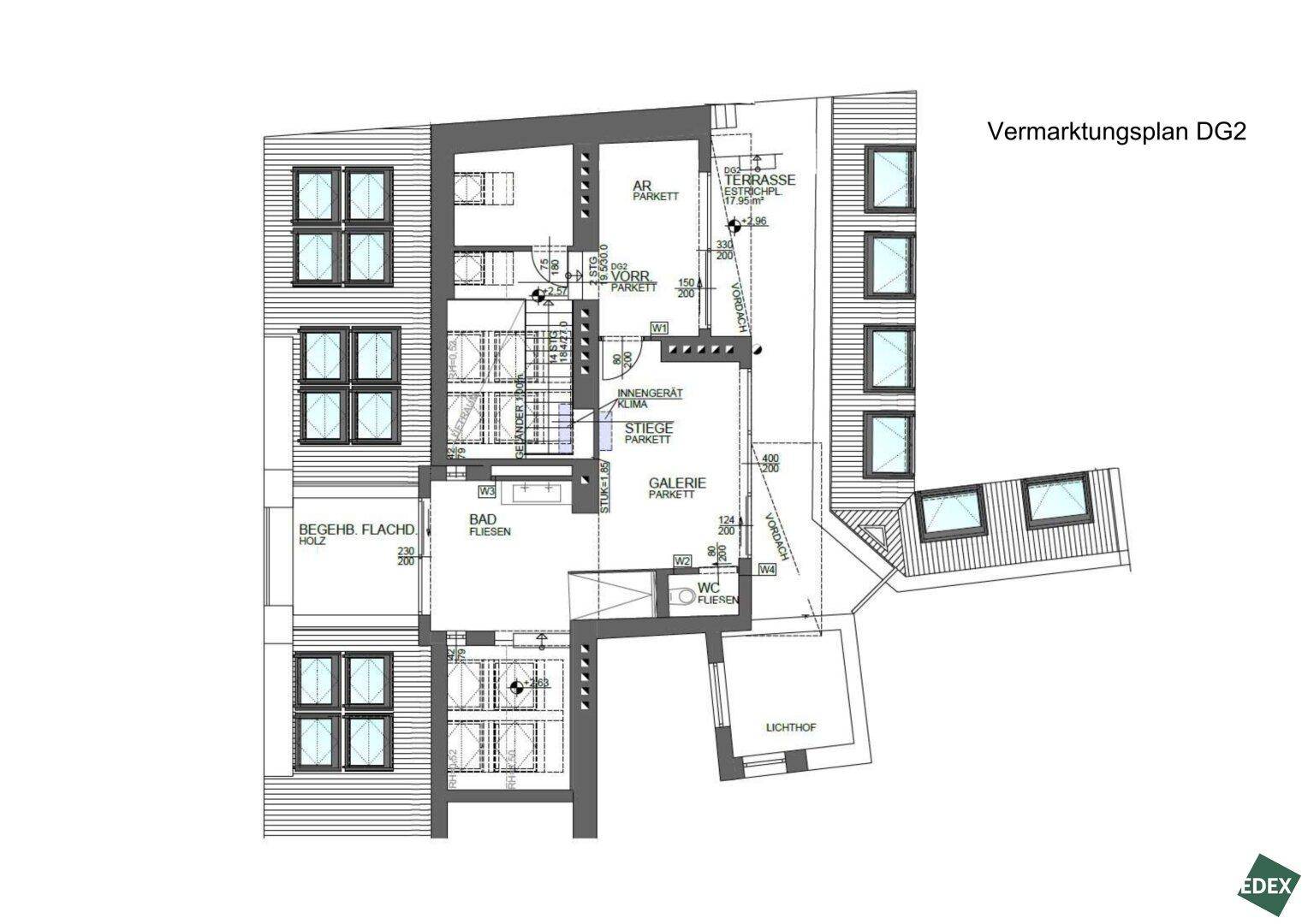 Grundrissplan DG2 mit Galerie, Badezimmer, WC und Terrasse, zeigt Parkett- und Fliesenböden.