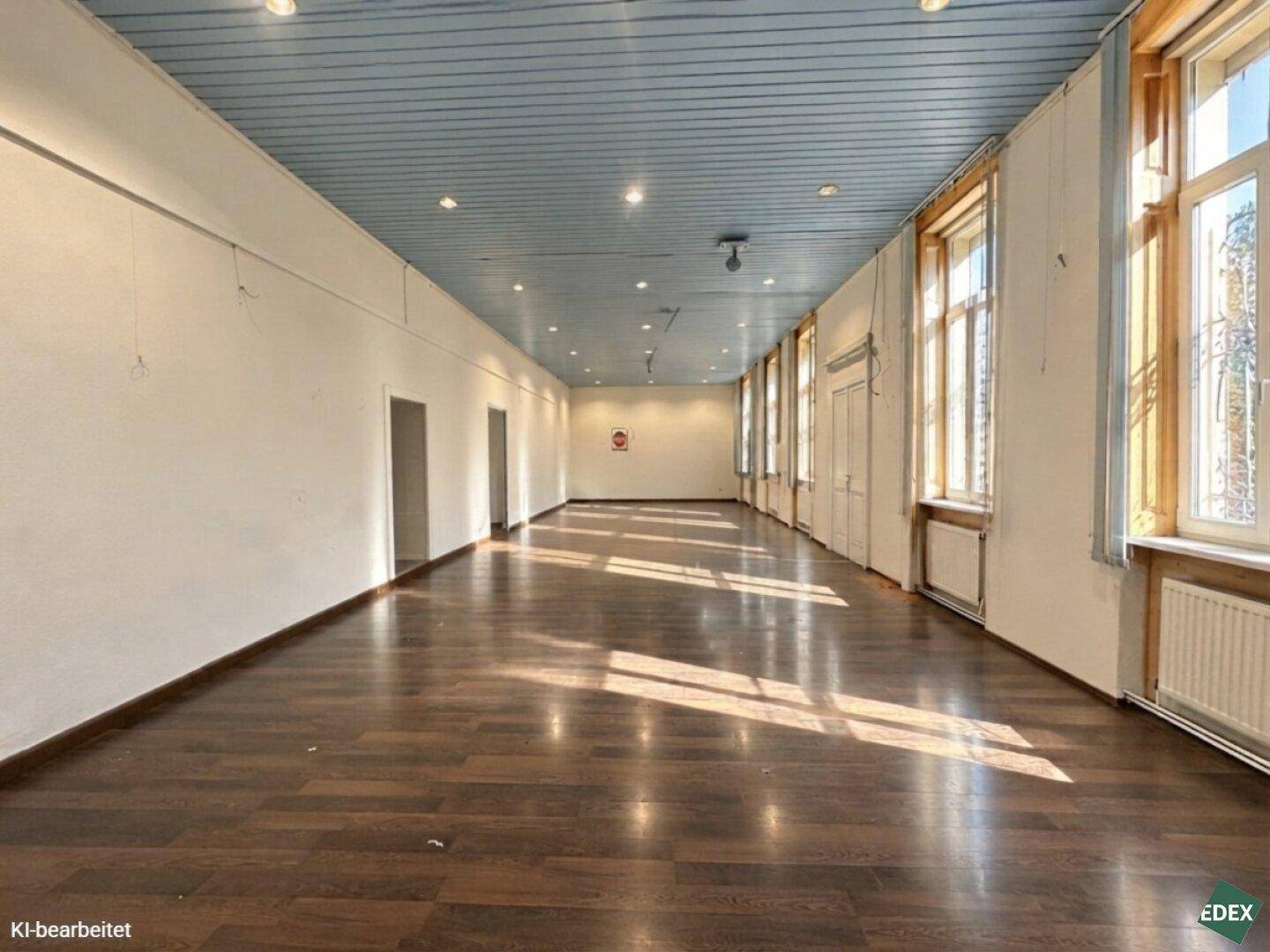 Großes Geschäftslokal mit schöner Verkaufsfläche