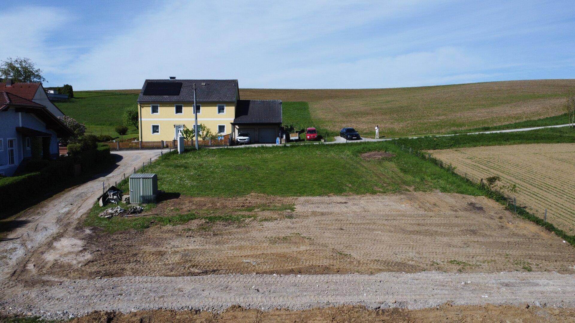 Südwest-Ansicht (Fokus Bauland)