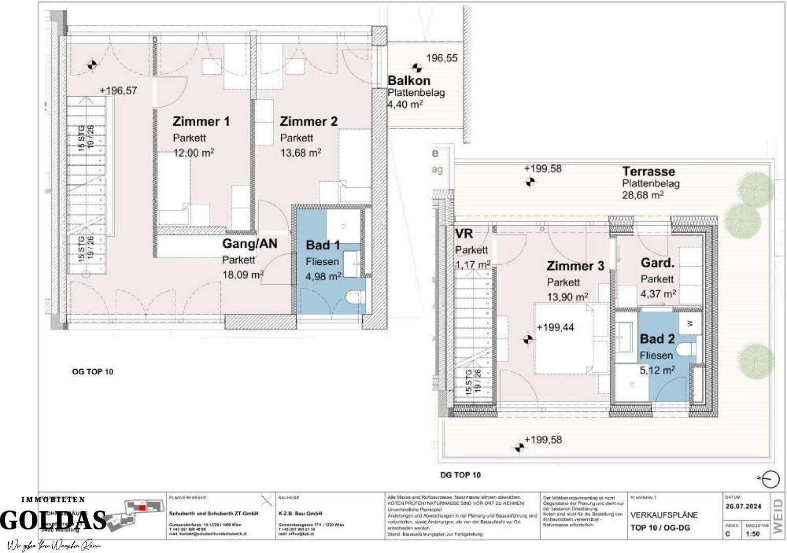 Grundriss der Ober- und Dachgeschosse mit Schlafzimmern, zwei Bädern und Balkon.