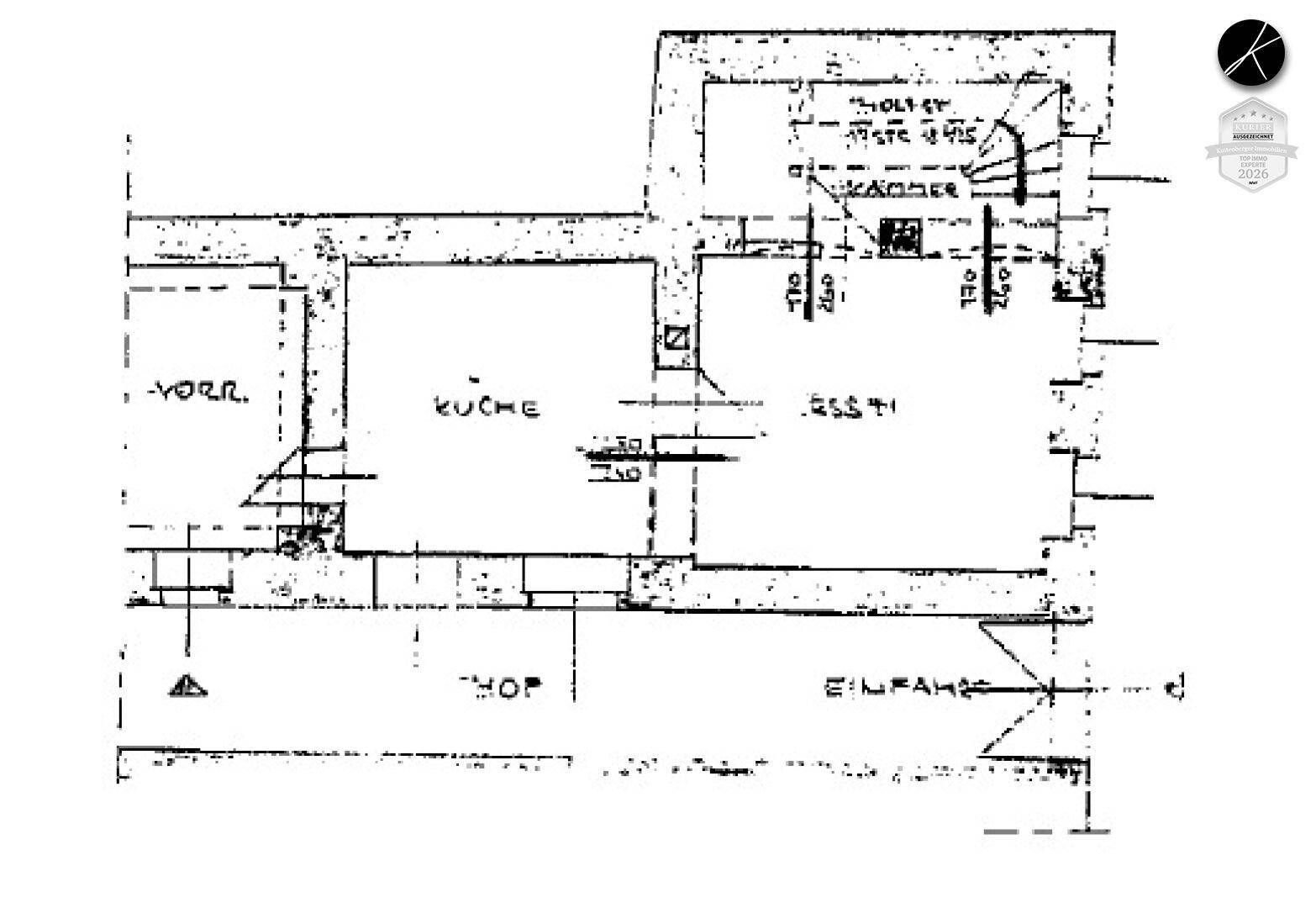 Grober Grundriss des Erdgeschosses mit Küche, Essbereich und Eingangsbereich.