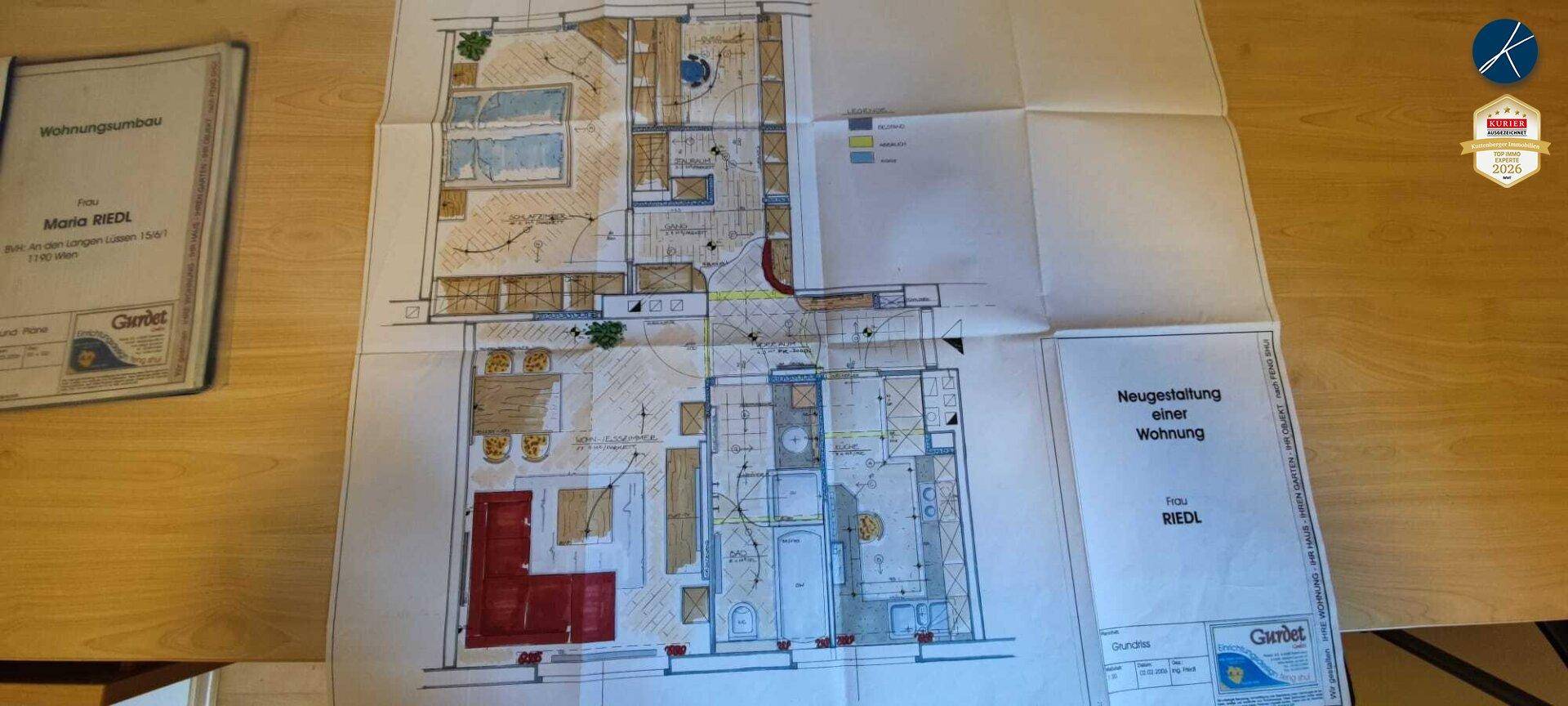 Detaillierter Grundriss einer Wohnung mit verschiedenen Räumen und Möbeln.