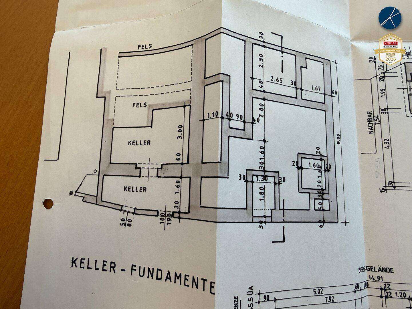 Grundriss des Kellerfundaments mit mehreren Kellerräumen.
