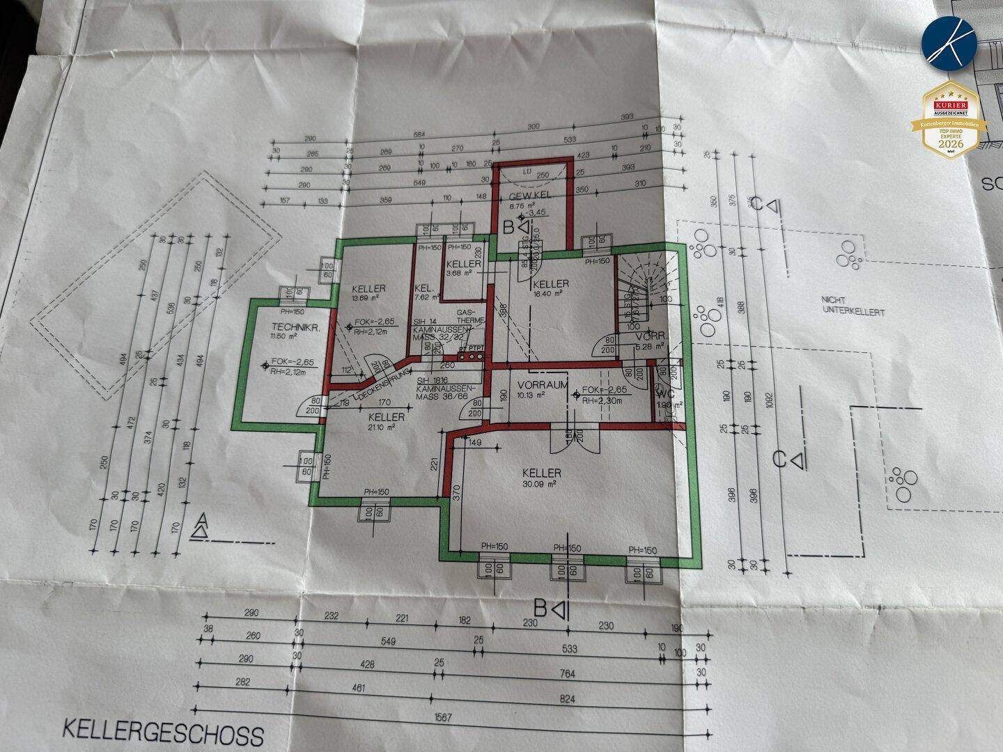 Grundriss des Kellergeschosses mit mehreren Kellerräumen und Technikbereich.