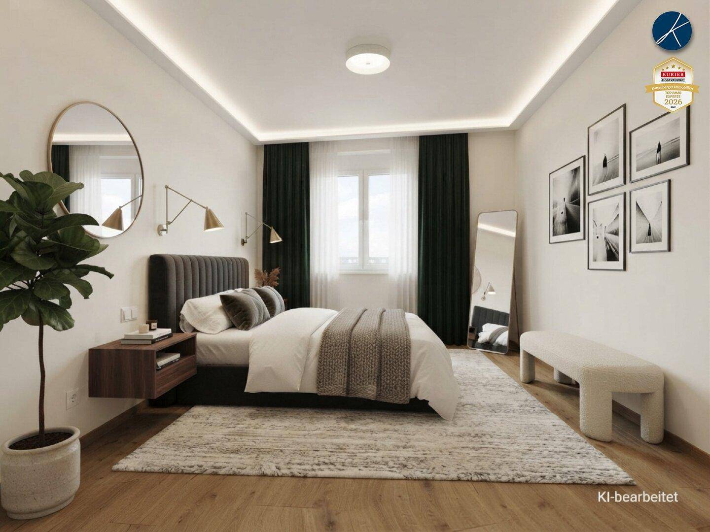 Modernes Schlafzimmer mit Doppelbett, Holzboden, indirekter Beleuchtung und großem Spiegel.