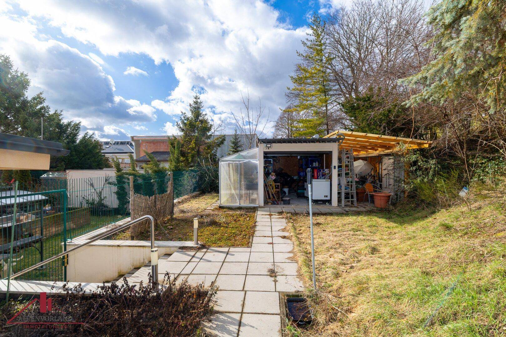 Neuer Preis!!Hochwertig ausgestattete Vorstadtvilla auf 745m² Eigengrund-Personenaufzug-Klimaanlage-Notstromaggregat! - Ansicht 4