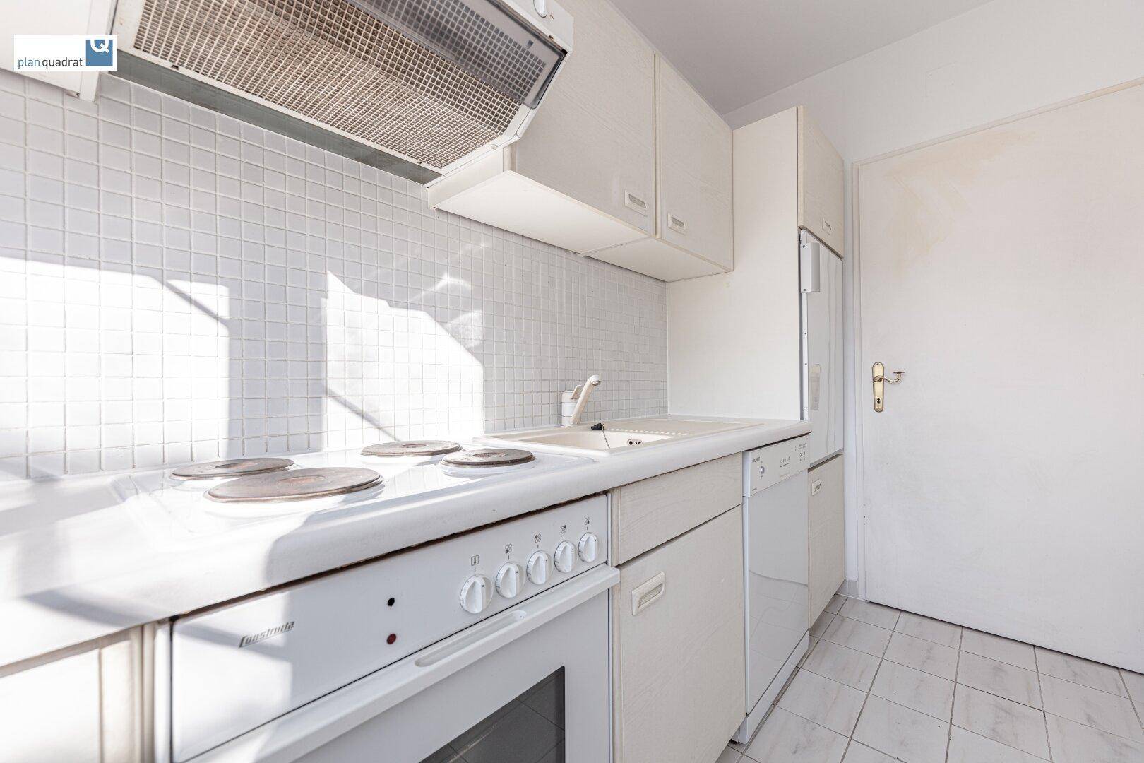 Küche (ca. 4,80 m²) mit Küchenzeile