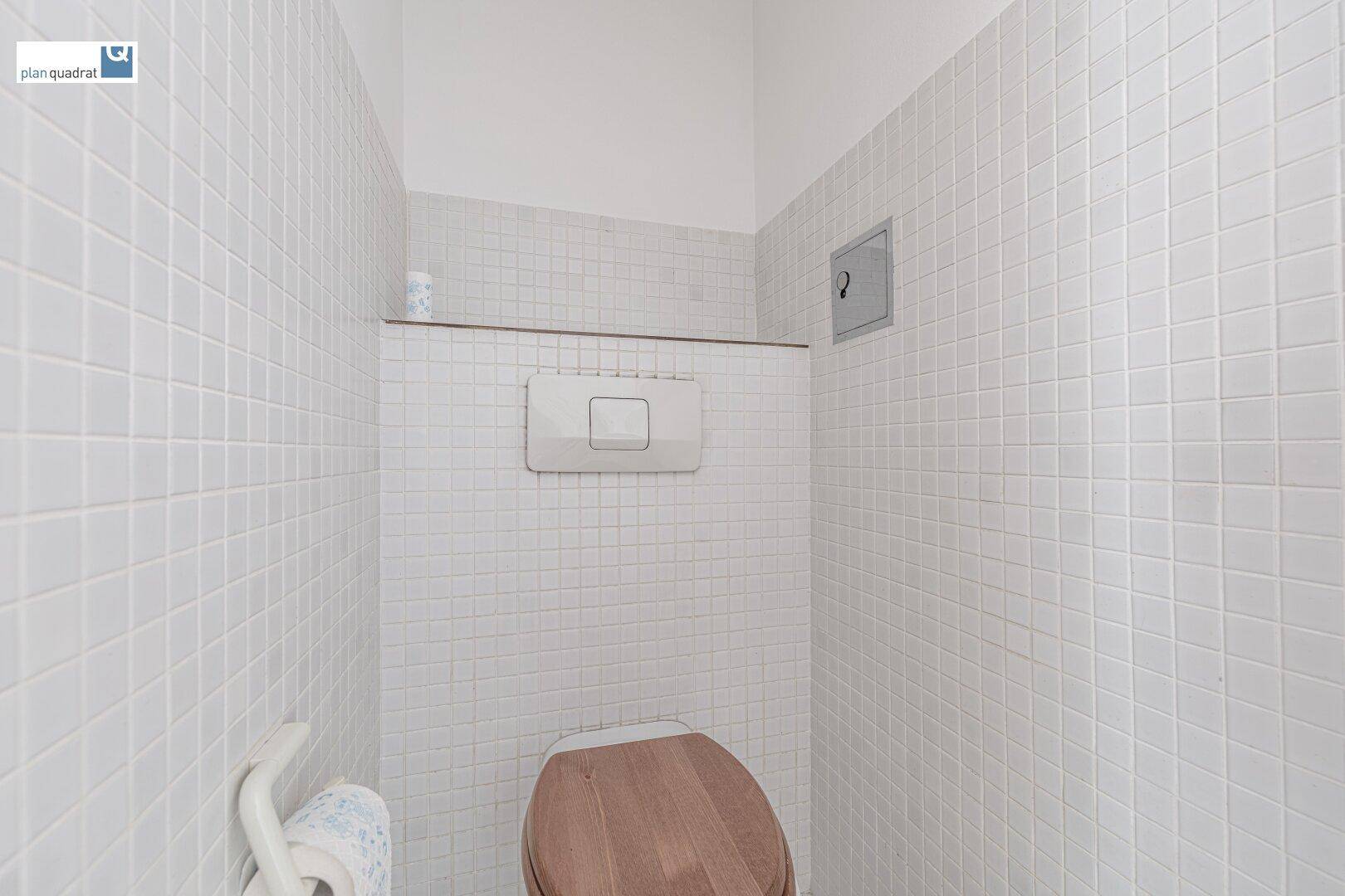separate Toilette