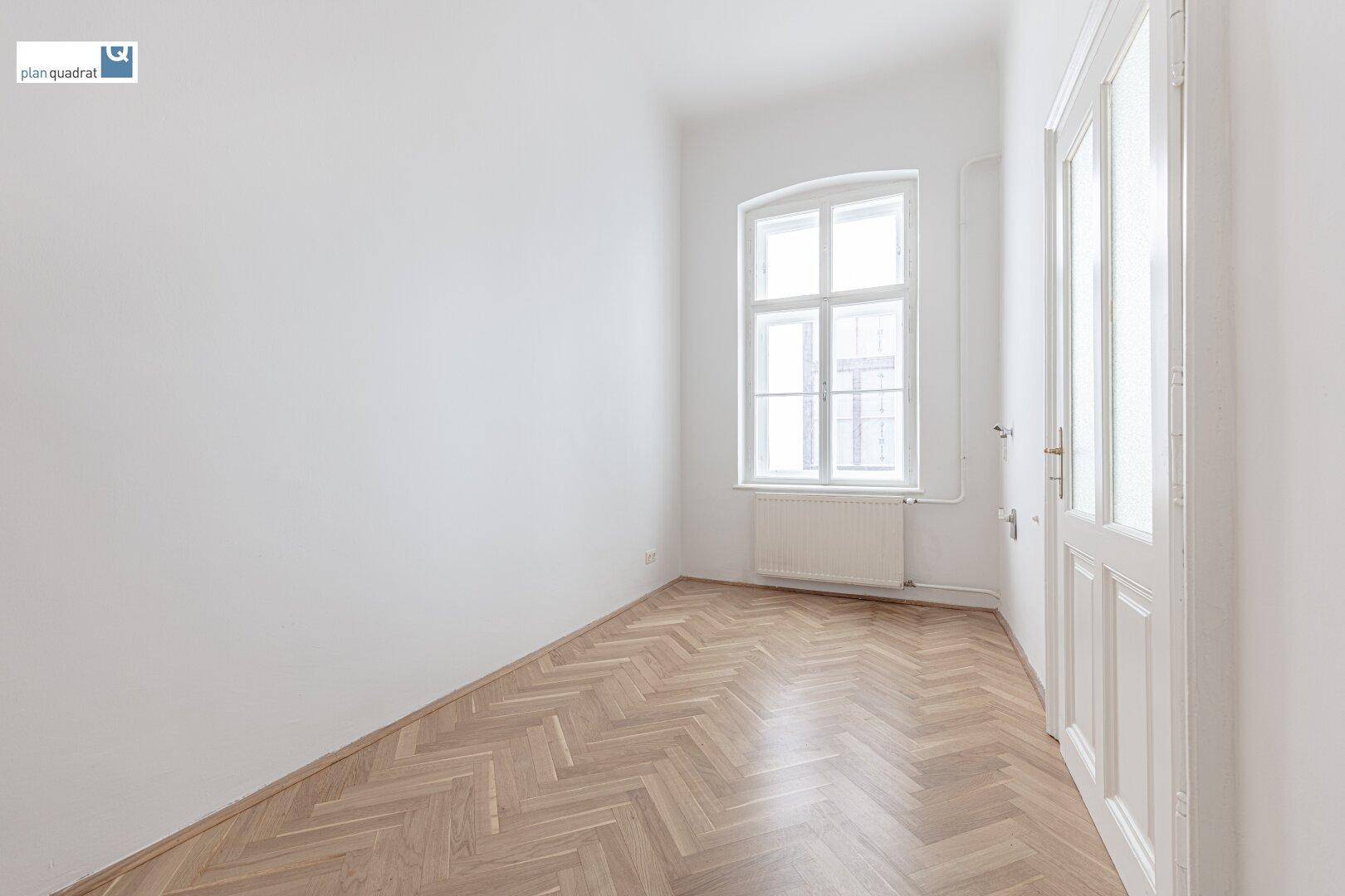 Zimmer 7 (gem. "Grundriss-Skizze") - ca. 10,20 m²