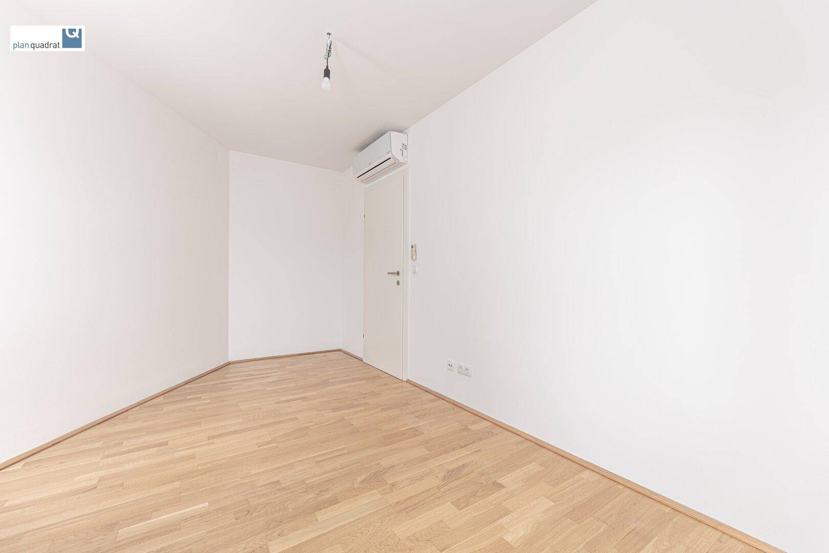 Zimmer 2 (ca. 12 m²) - gem. Grundriss-Skizze