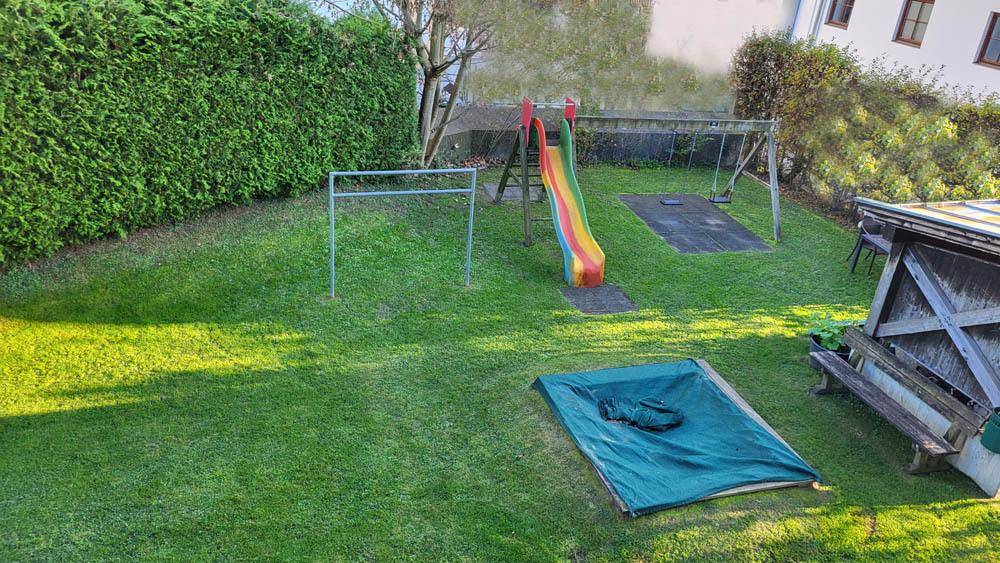 Garten mit Spielplatz