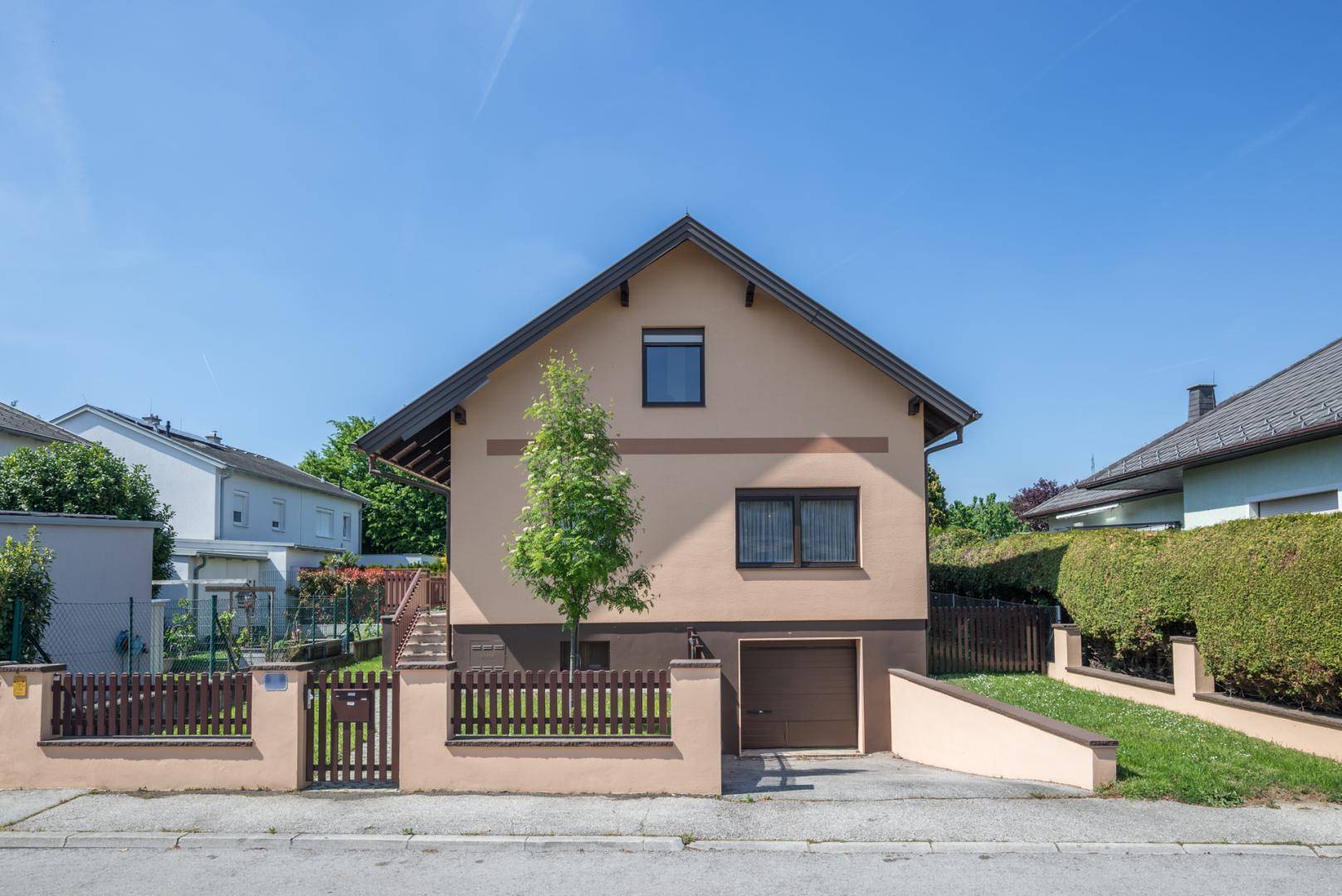 Haus Vorderseite (4)