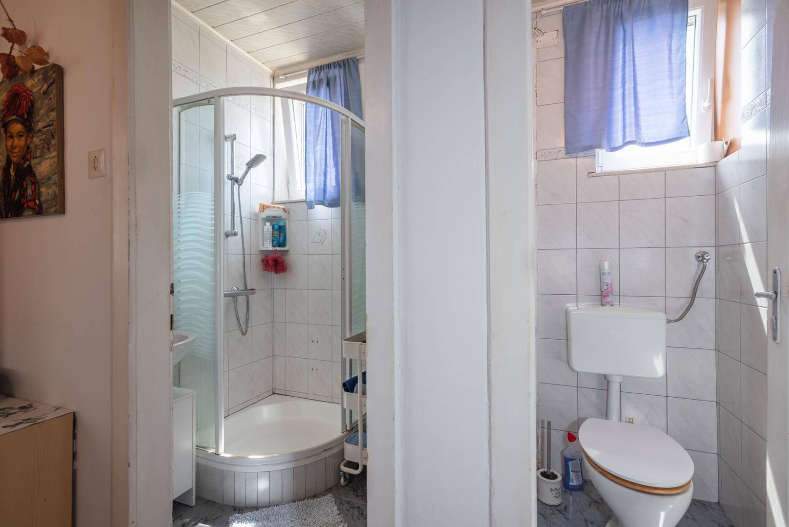Erdgeschoss - Bad WC
