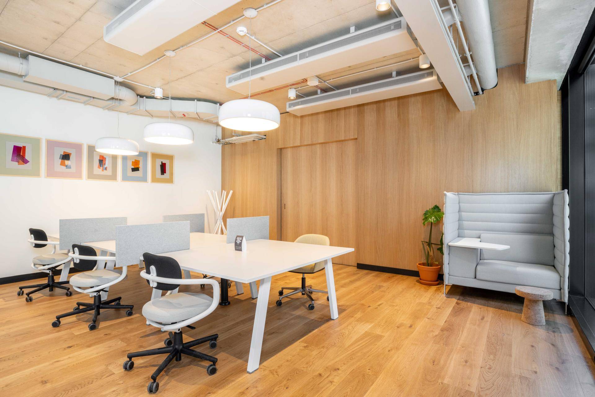 Arbeite absolut flexibel an modernen Arbeitsplätzen und Besprechungsorten in Spaces Spaces Schwarzenbergplatz - Mehr