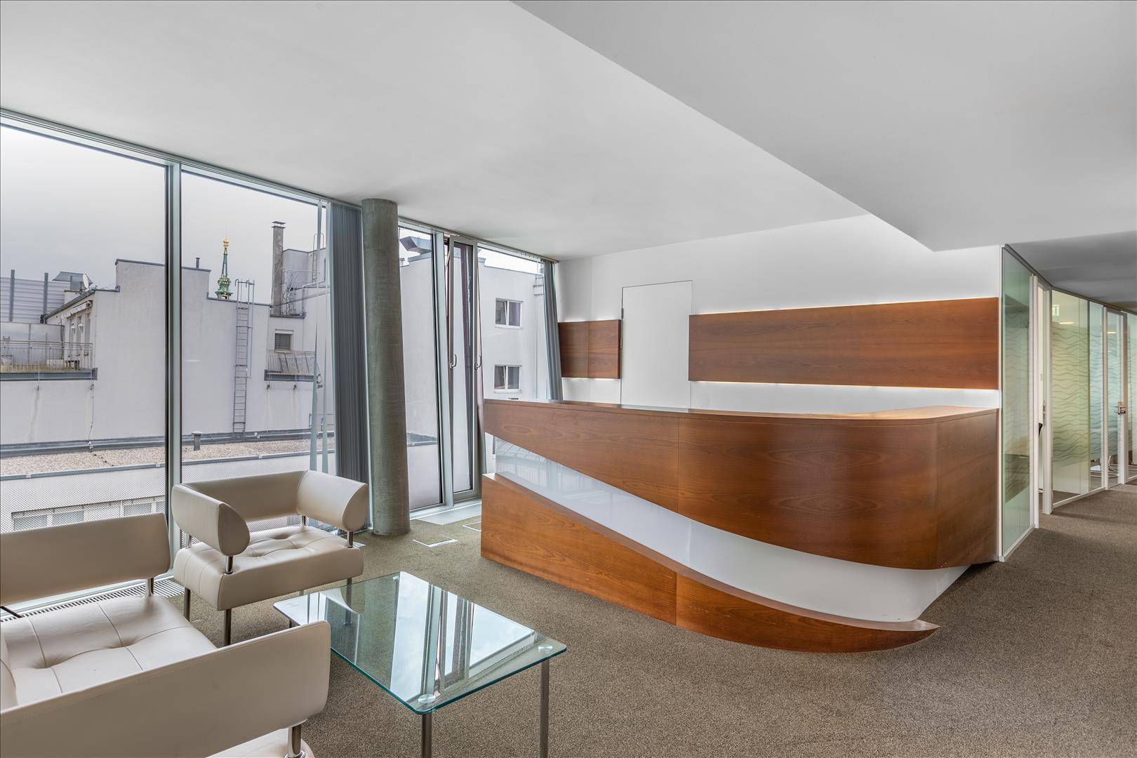 All-inclusive-Zugang zu professionellen Büroräumen für 4 Personen in Regus Flybridge - Więcej