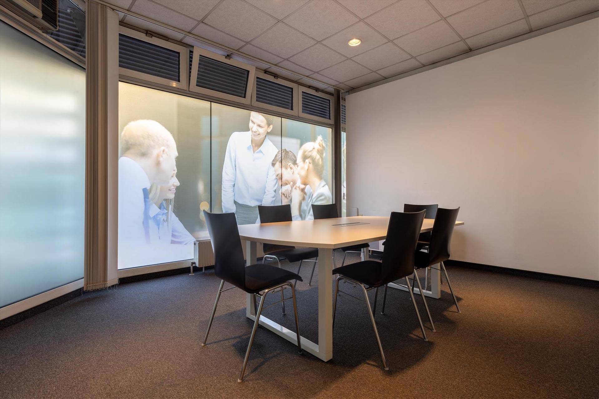 Privater Büroraum für 2 Personen in Regus Cityport 11 - Ansicht 2