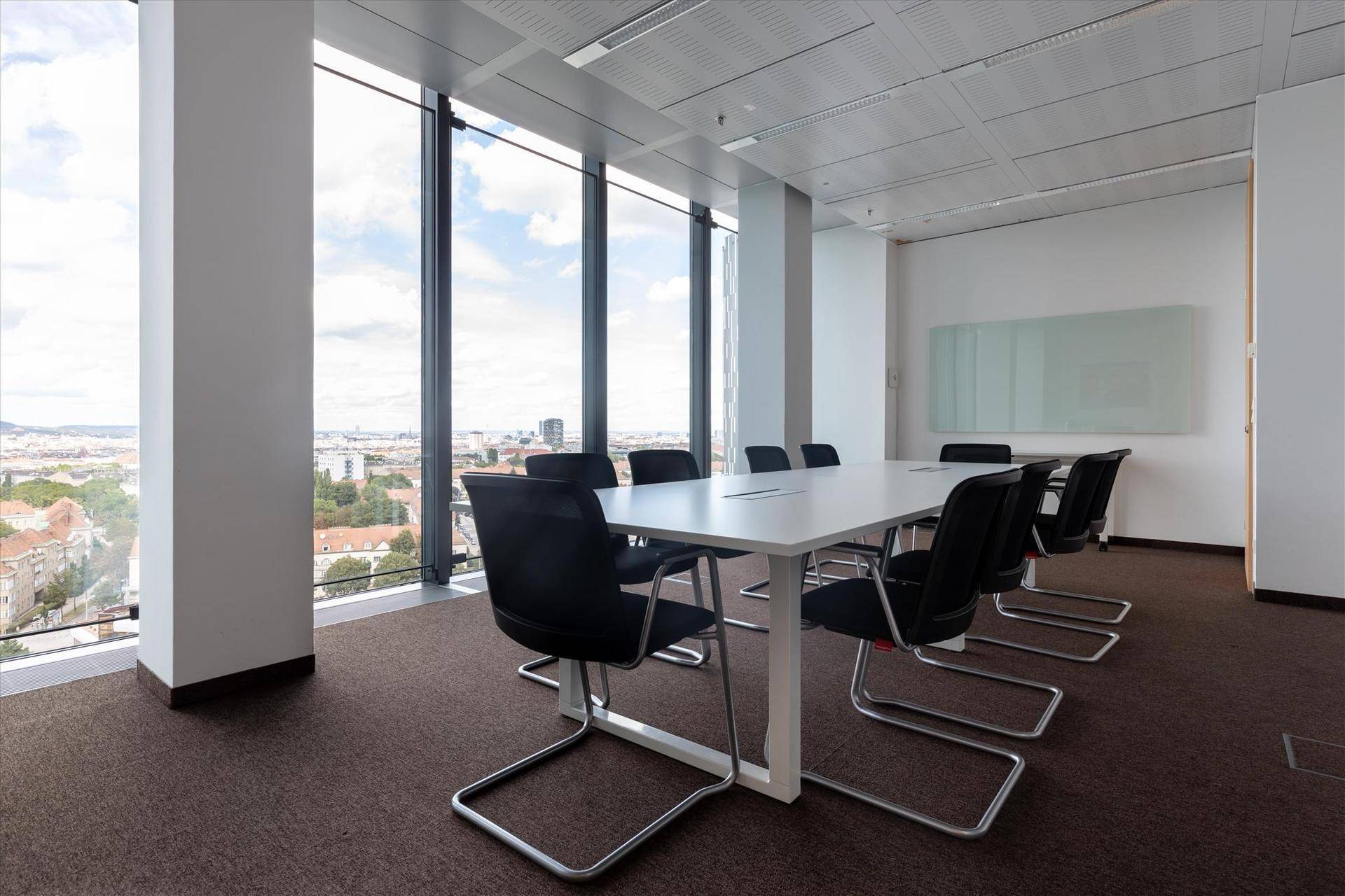 All-inclusive-Zugang zu professionellen Büroräumen für 4 Personen in Regus Twin Towers - Vaade 2