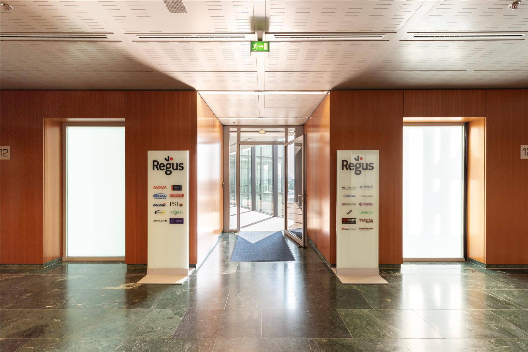 All-inclusive-Zugang zu professionellen Büroräumen für 4 Personen in Regus Twin Towers - Vaade 6