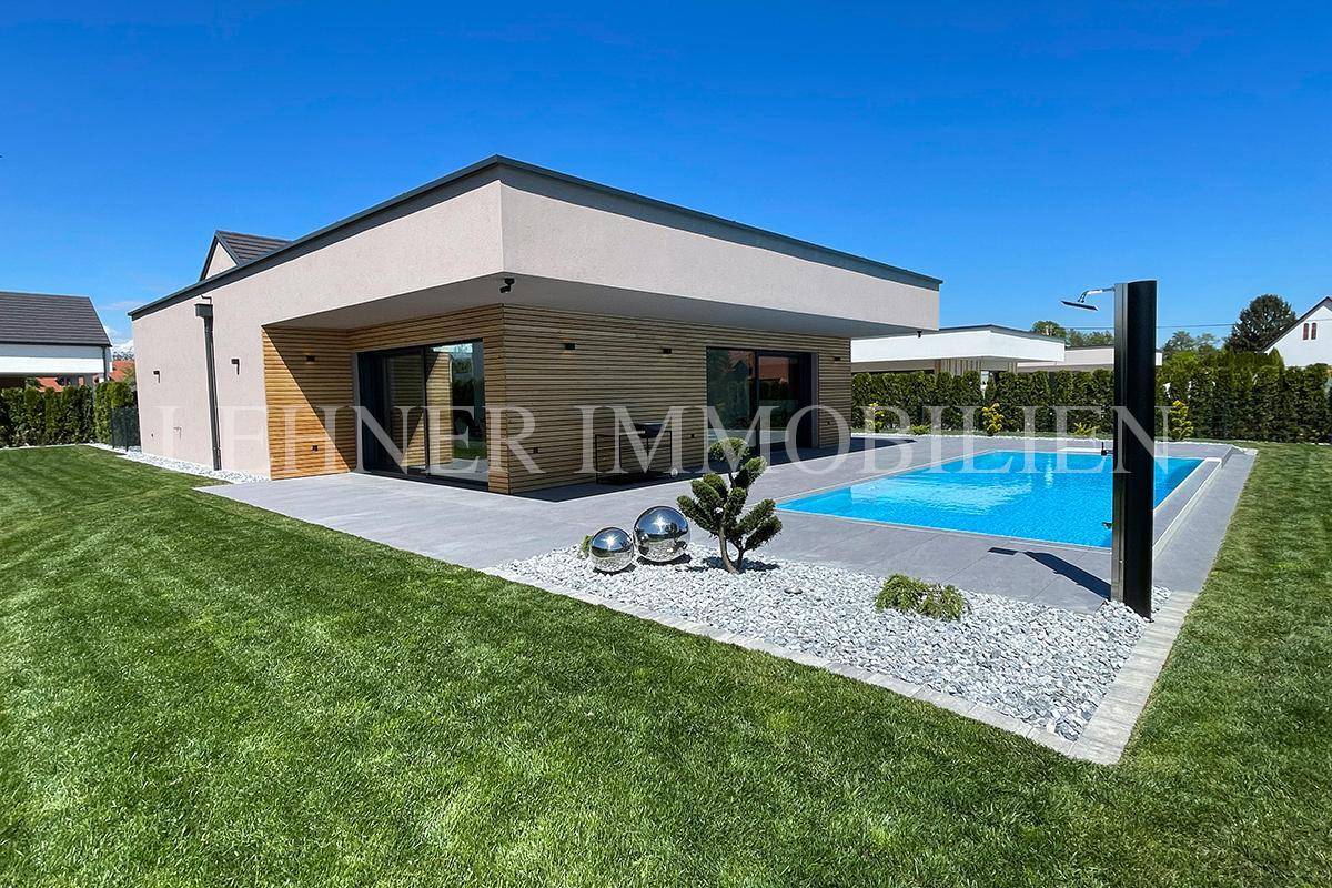 * Dobl * Mediterranes Refugium * Hochwertiger Bungalow mit mediterranem Flair und einem Olivenbaum im Herzen des Lichthofs * - Mehr
