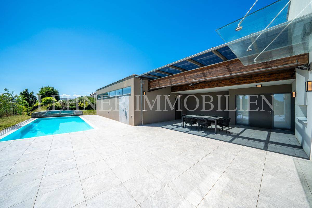 *** MODERNES ECKREIHENHAUS MIT HAUS-CHARAKTER AUF 900 M² GRUND – VIEL PLATZ FÜR KOMFORT &amp; PRIVATSPHÄRE *** - Ansicht 2